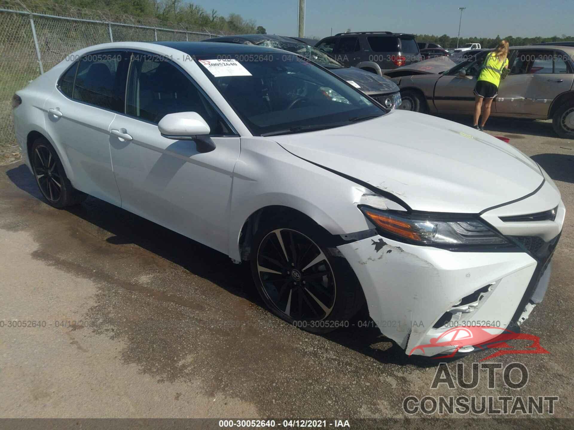 TOYOTA CAMRY 2018 - 4T1B61HK0JU645241