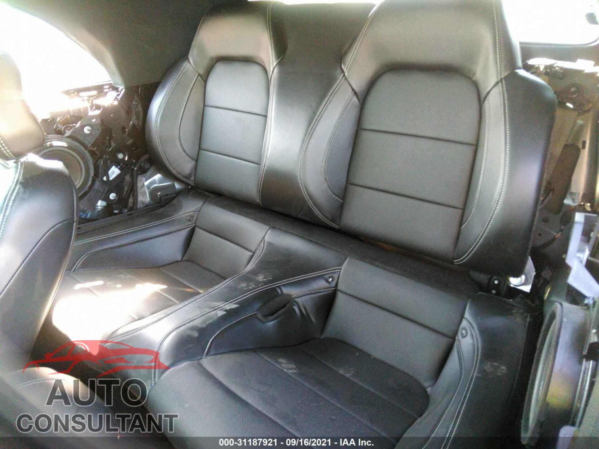 FORD MUSTANG 2019 - 1FATP8UH5K5118869