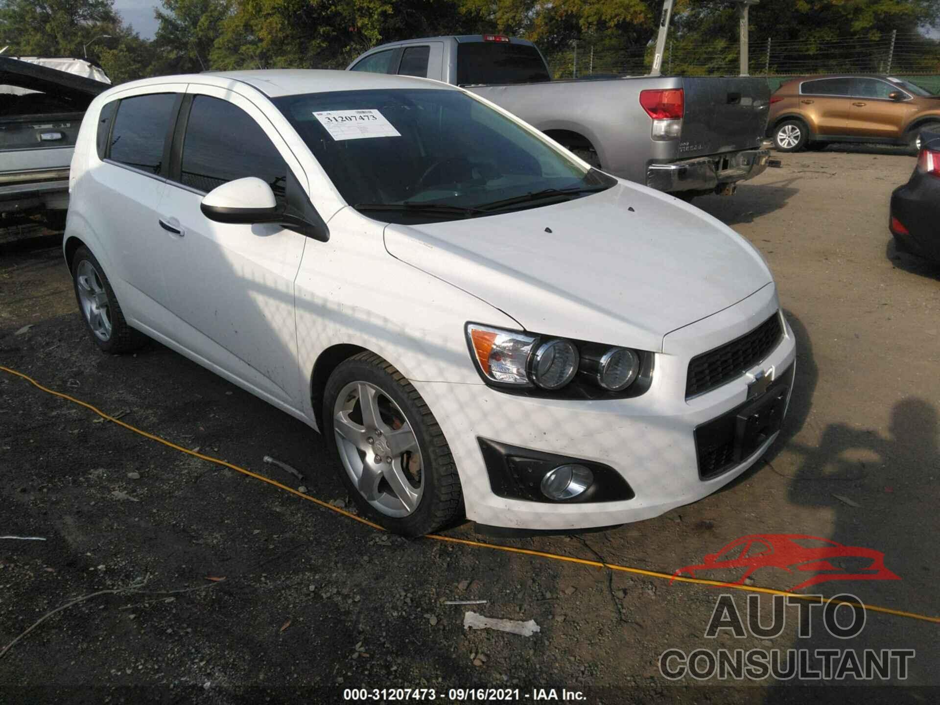 CHEVROLET SONIC 2016 - 1G1JE6SB3G4146878