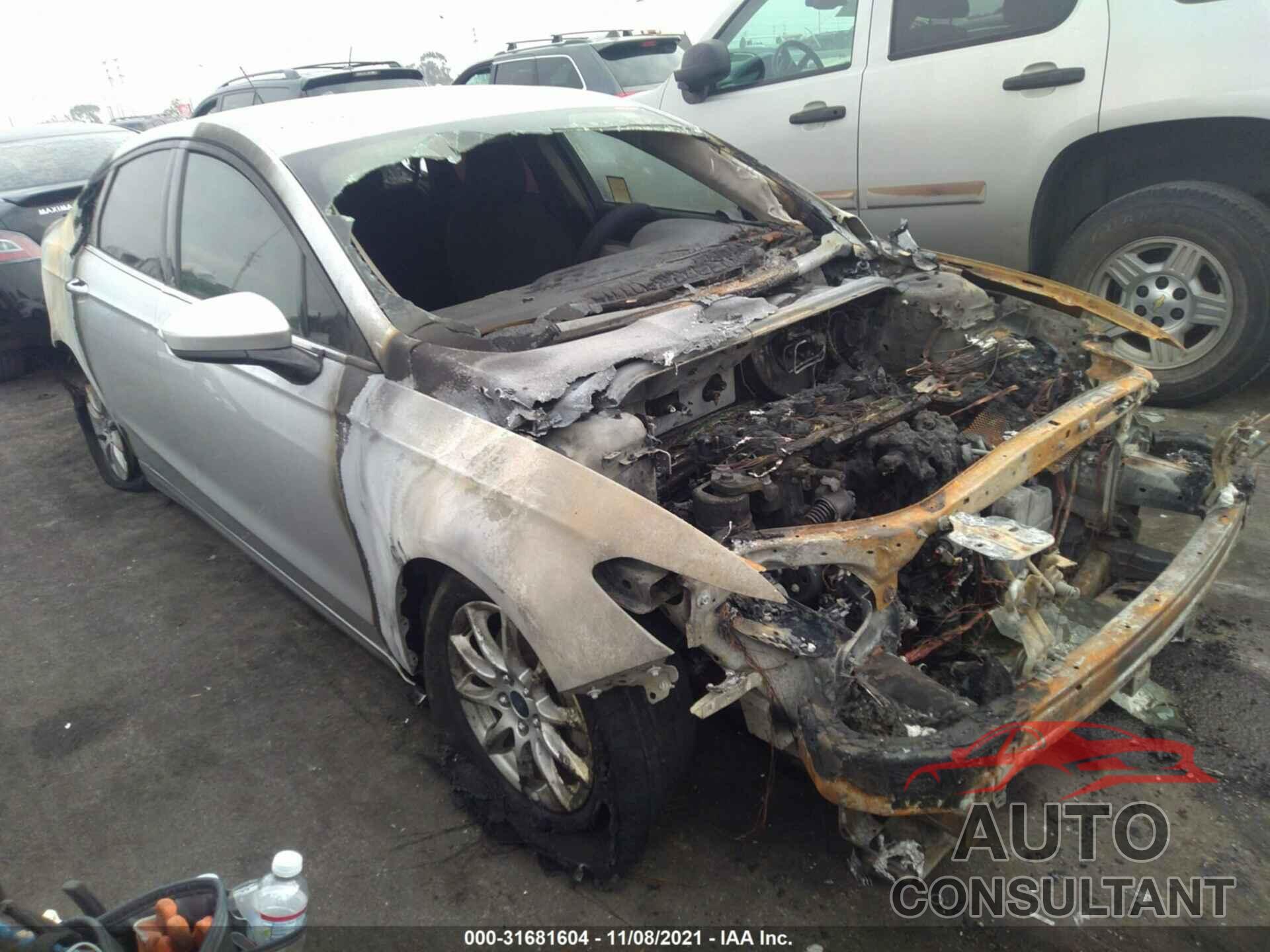 FORD FUSION 2017 - 3FA6P0G71HR141850