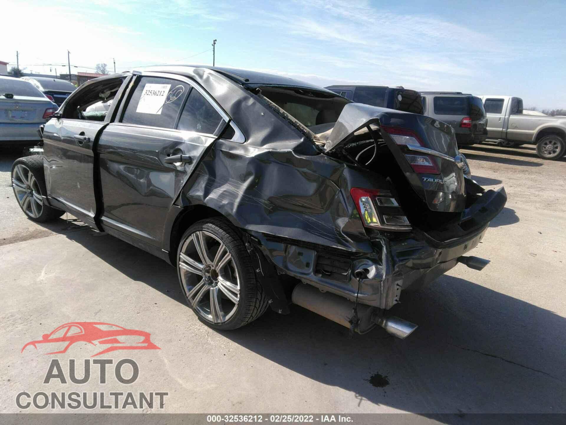 FORD TAURUS 2018 - 1FAHP2D87JG140765