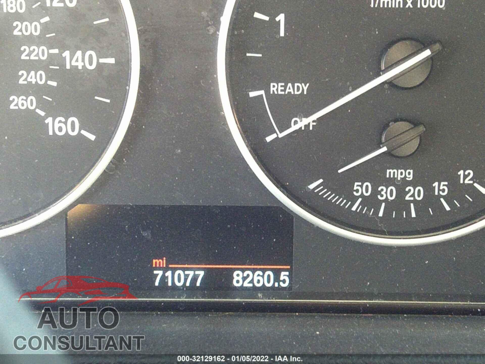BMW 3 SERIES 2016 - WBA8E1G59GNU10494