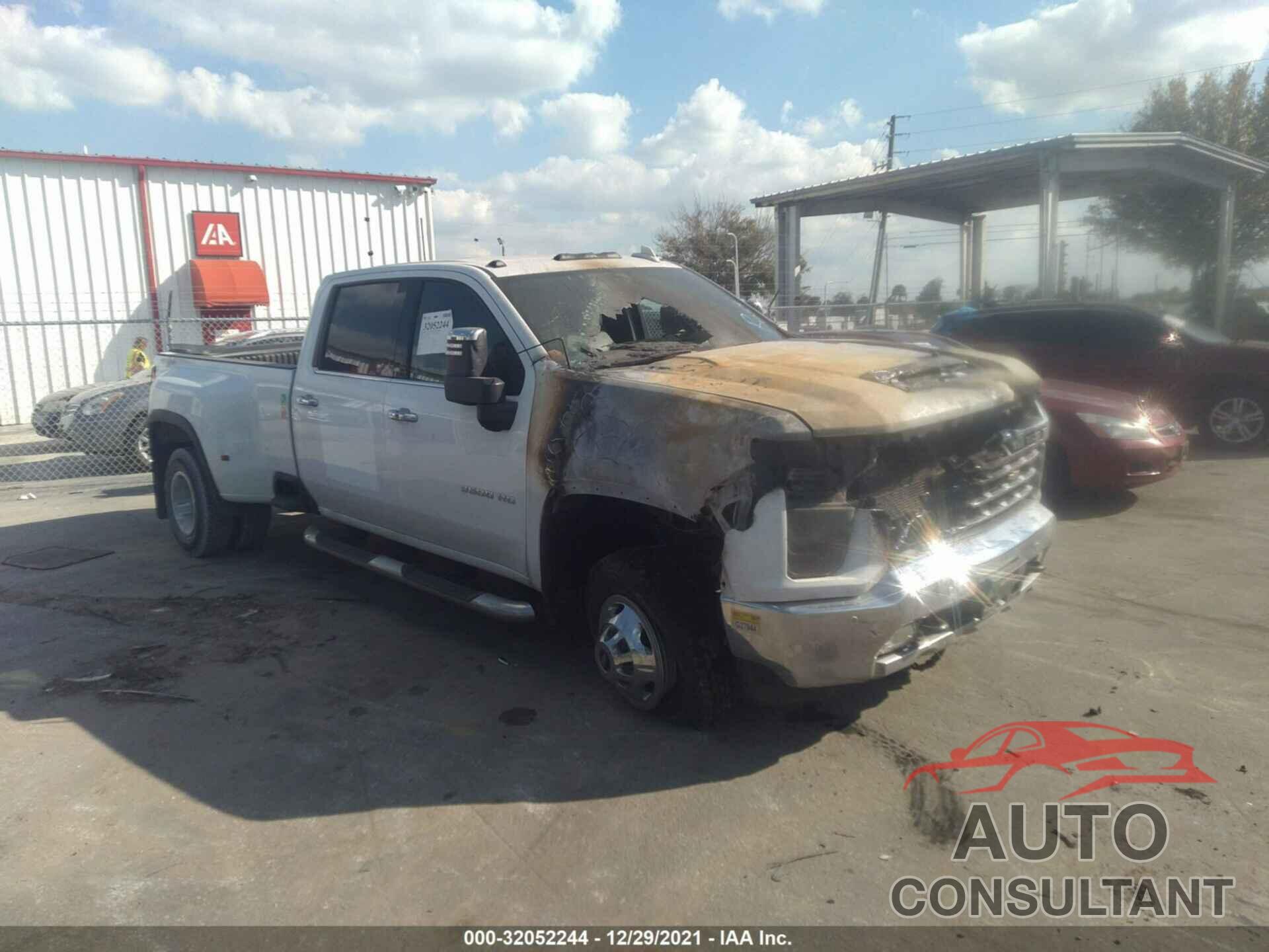 CHEVROLET SILVERADO 3500HD 2021 - 1GC4YUEY6MF141058