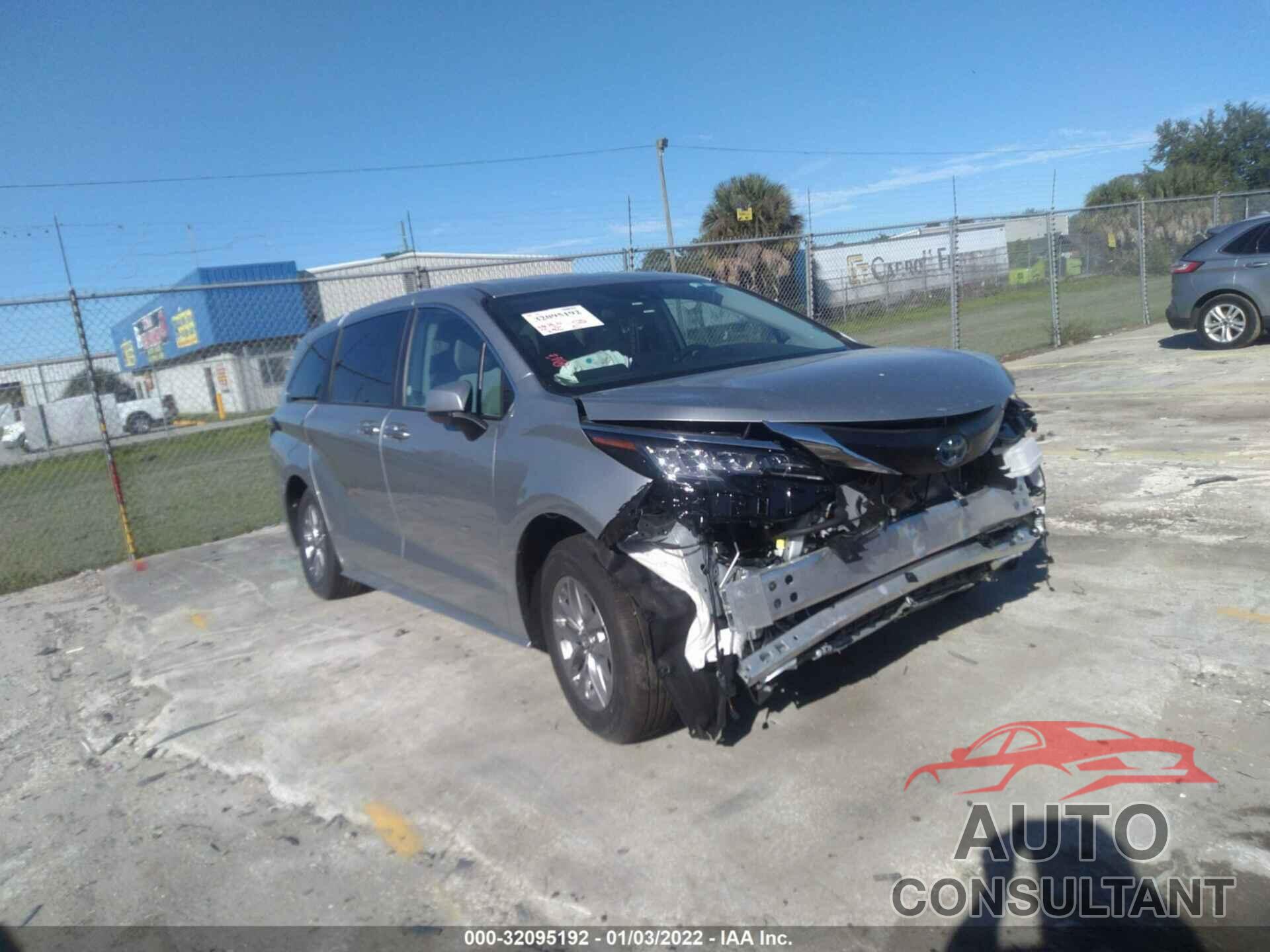 TOYOTA SIENNA 2022 - 5TDKRKEC1NS081673