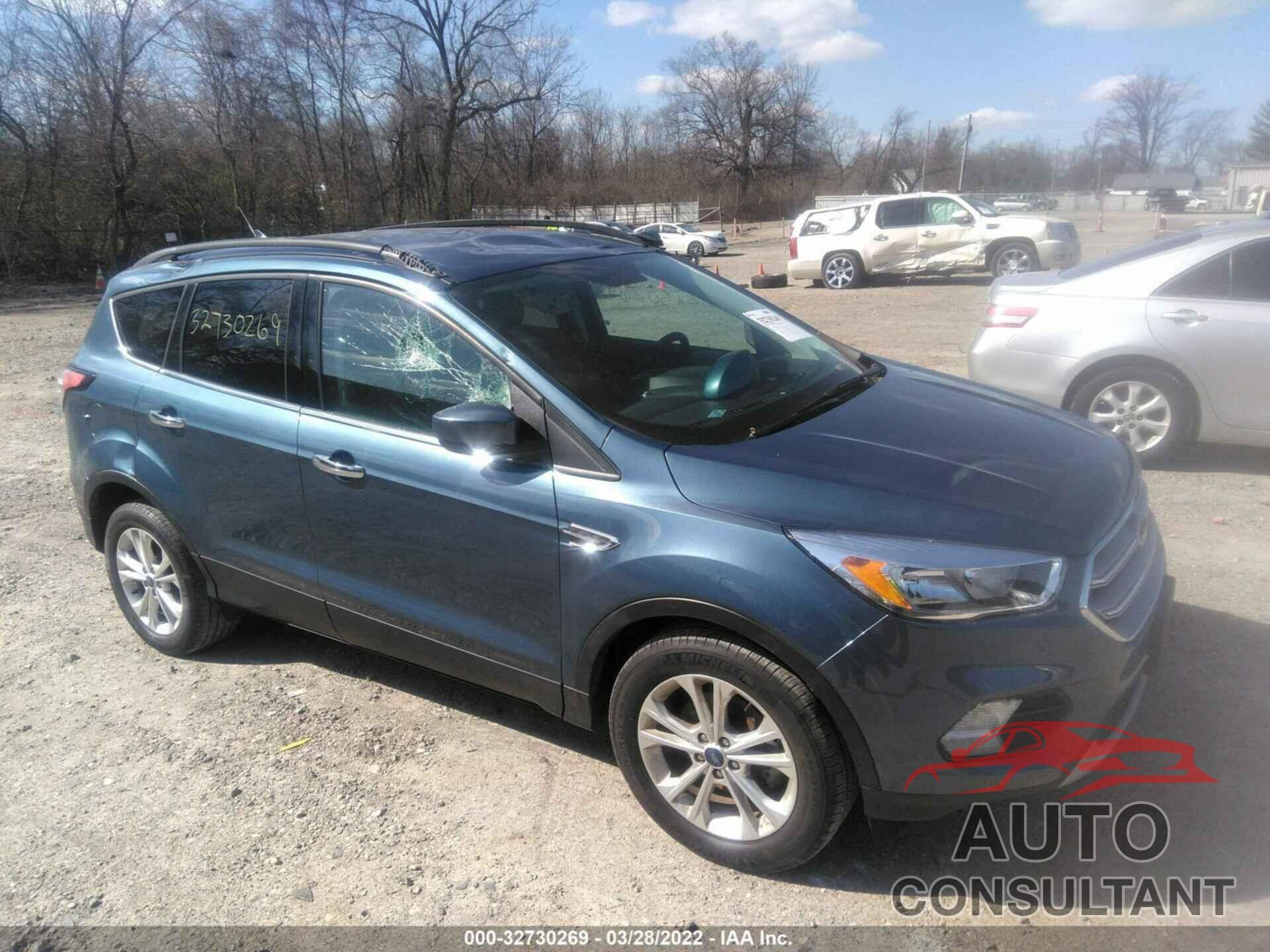 FORD ESCAPE 2018 - 1FMCU0GD8JUC02522