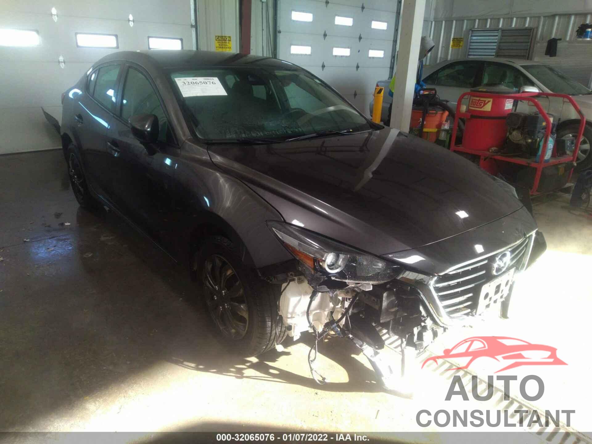 MAZDA MAZDA3 4-DOOR 2018 - 3MZBN1U74JM212239