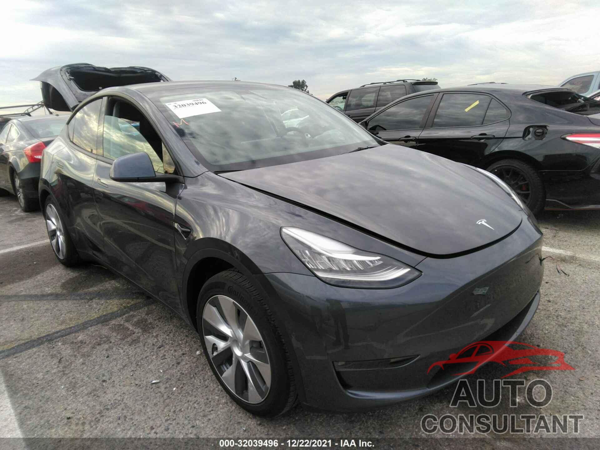 TESLA MODEL Y 2021 - 5YJYGDEE2MF263852