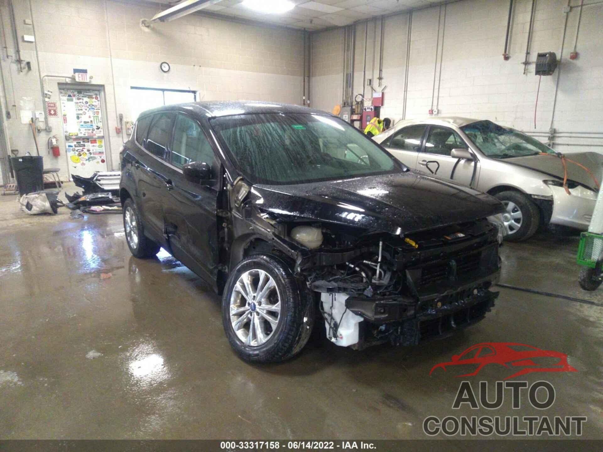FORD ESCAPE 2017 - 1FMCU9GD6HUC30382
