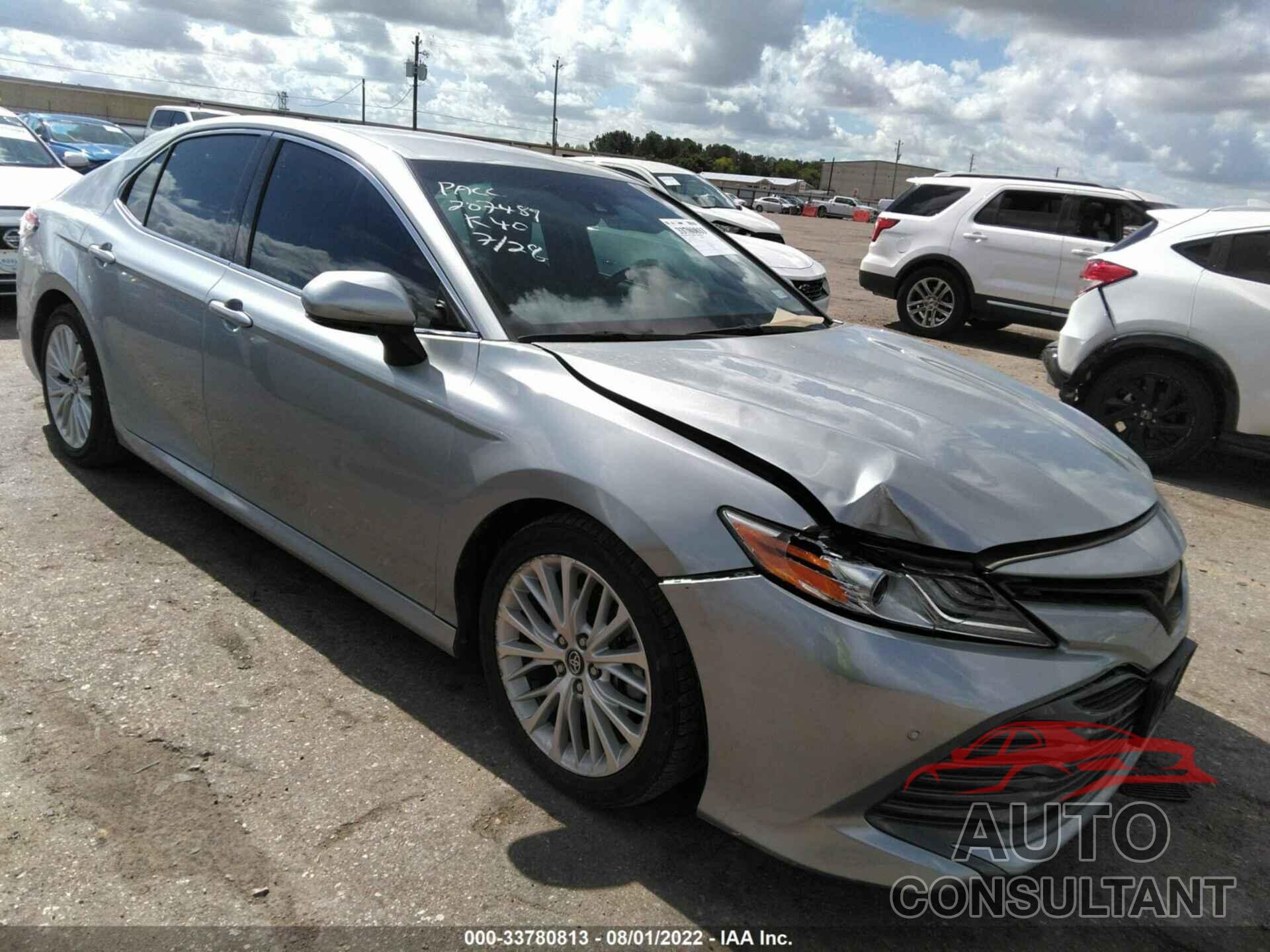 TOYOTA CAMRY 2018 - 4T1B11HK3JU518742