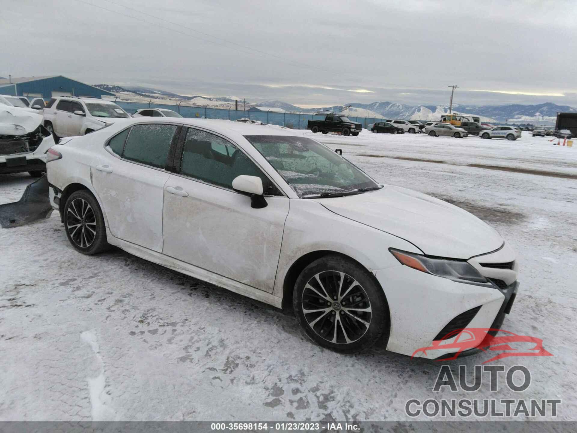 TOYOTA CAMRY 2018 - 4T1B11HK3JU551997