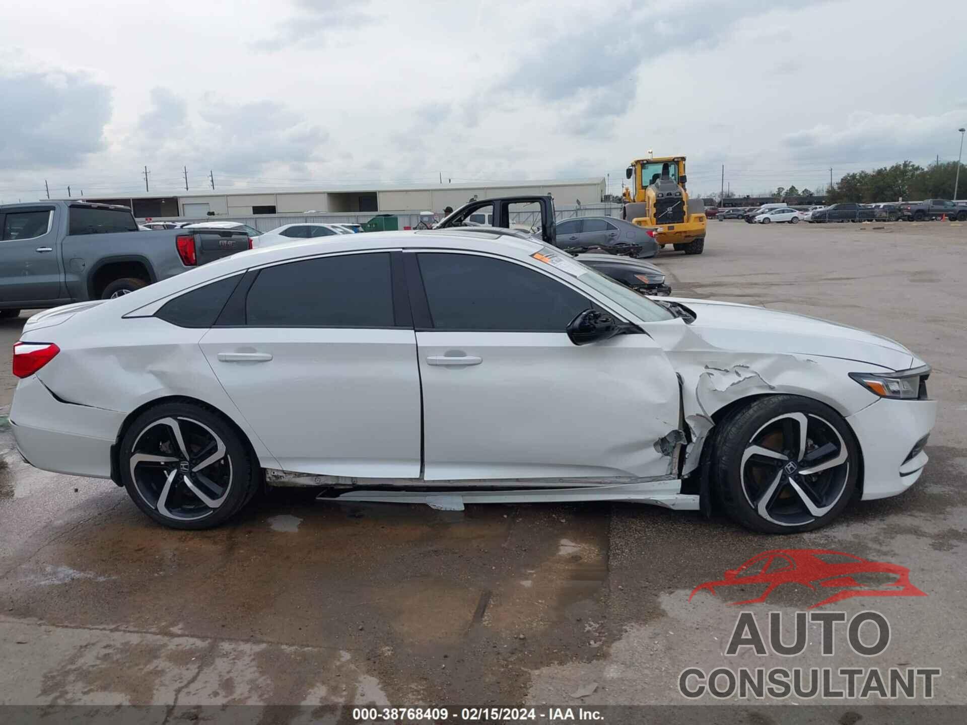 HONDA ACCORD 2018 - 1HGCV2F32JA030562