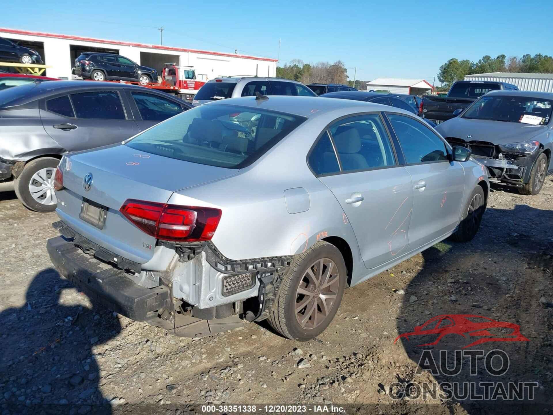 VOLKSWAGEN JETTA 2016 - 3VWD67AJ4GM267954