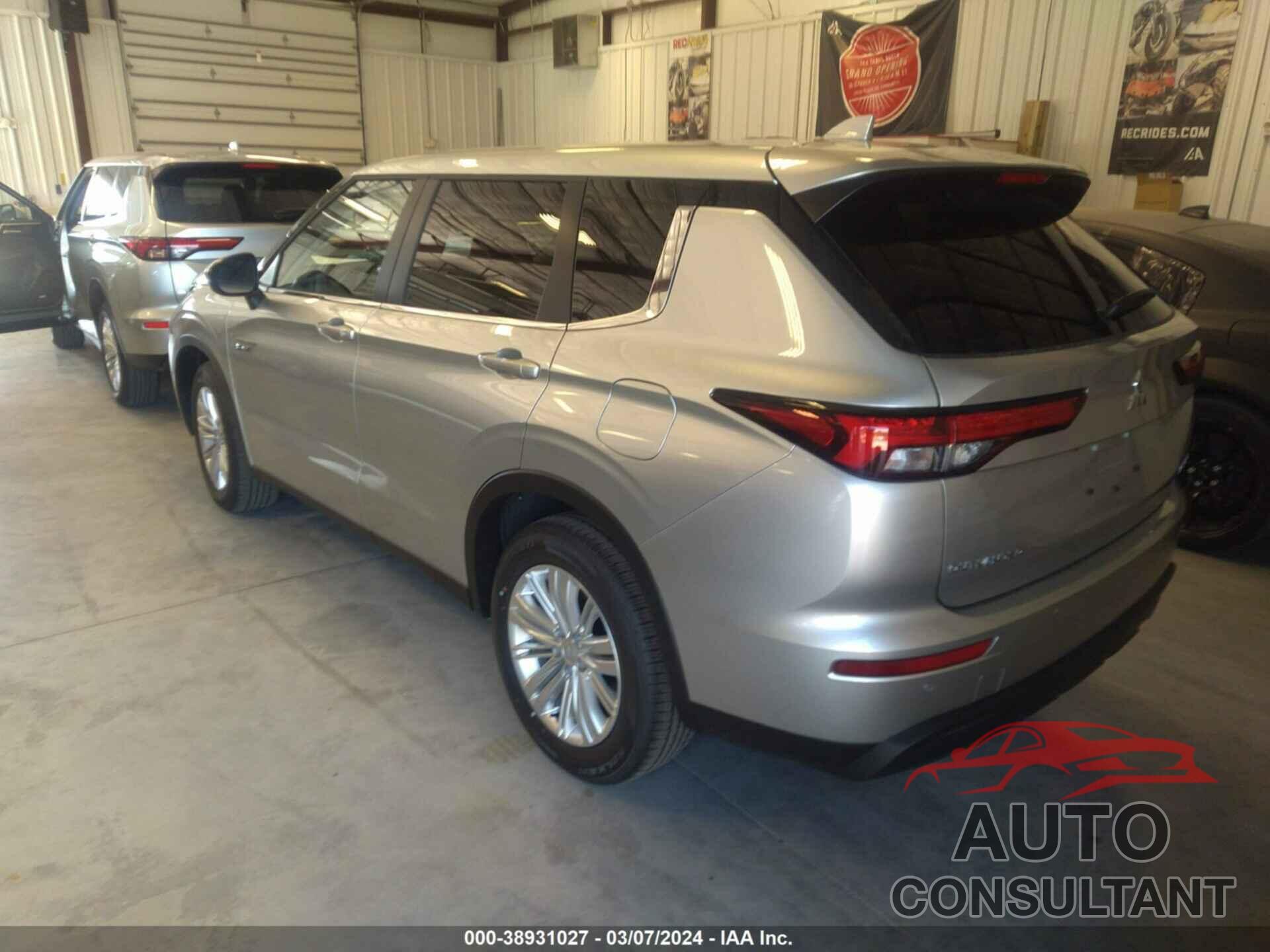 MITSUBISHI OUTLANDER 2024 - JA4T5UA9XRZ033190