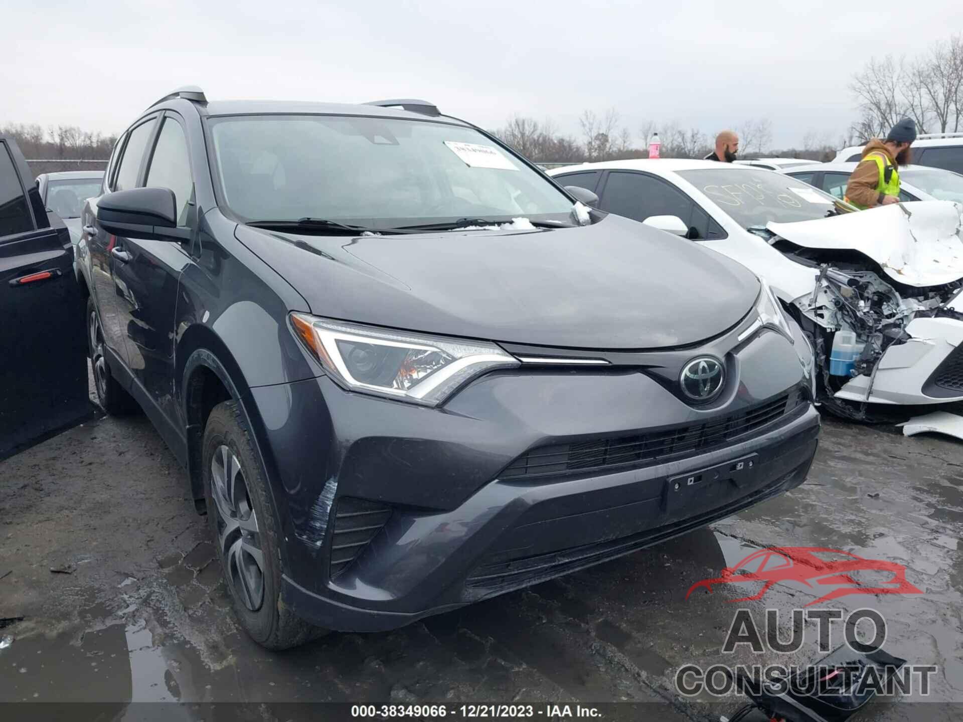 TOYOTA RAV4 2017 - JTMBFREV7HJ162097