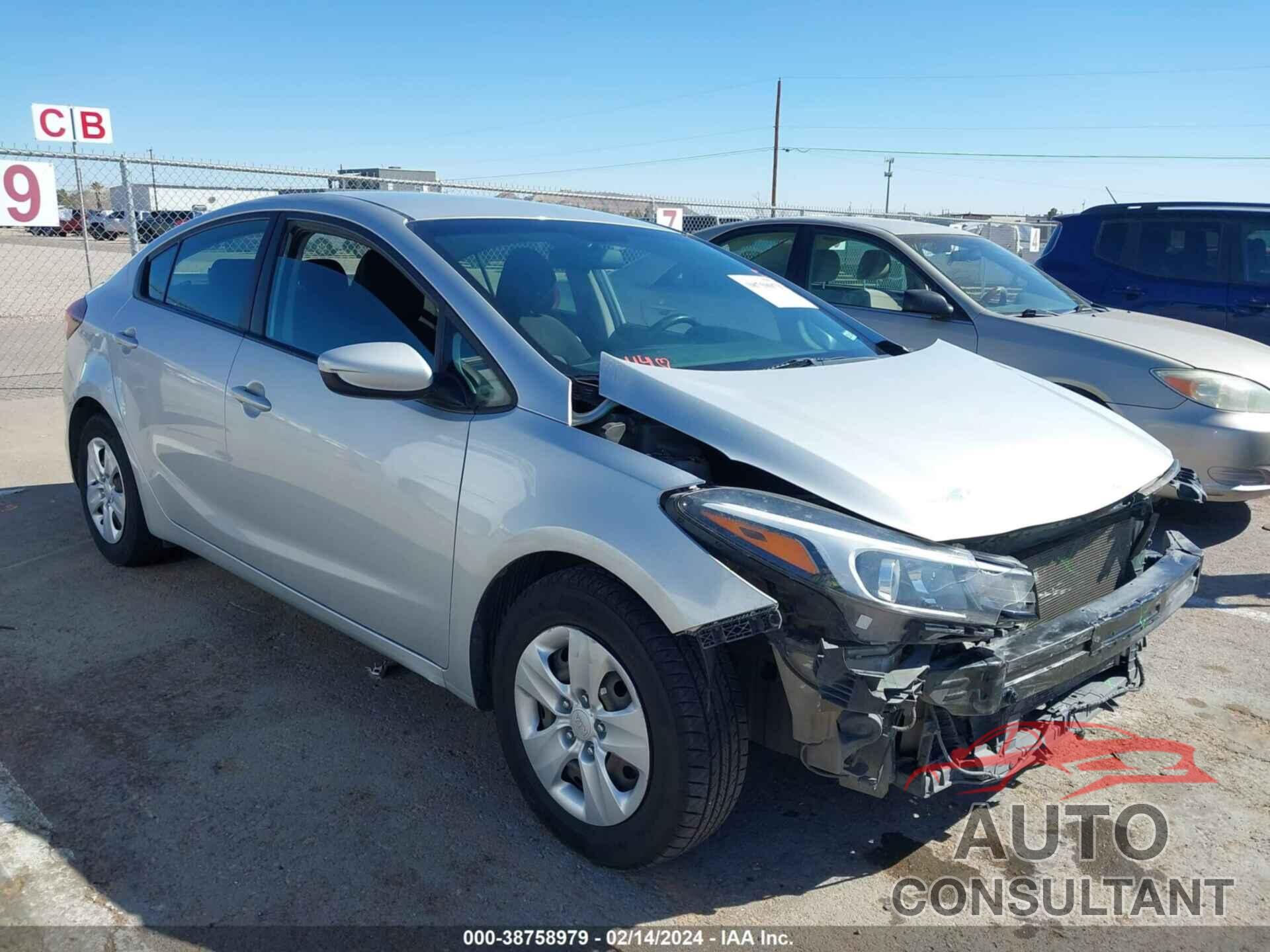 KIA FORTE 2018 - 3KPFK4A79JE184385