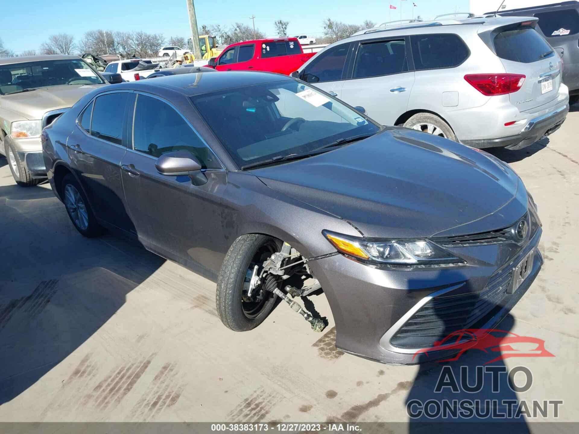 TOYOTA CAMRY 2022 - 4T1C11AK8NU628738