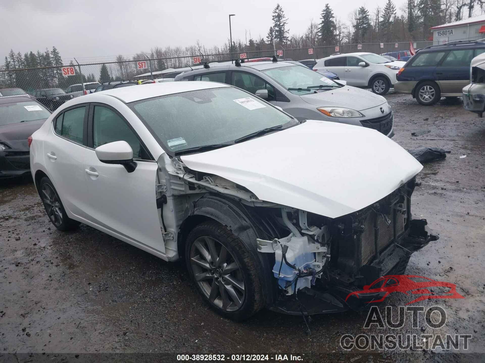 MAZDA 3 2018 - 3MZBN1V39JM276806