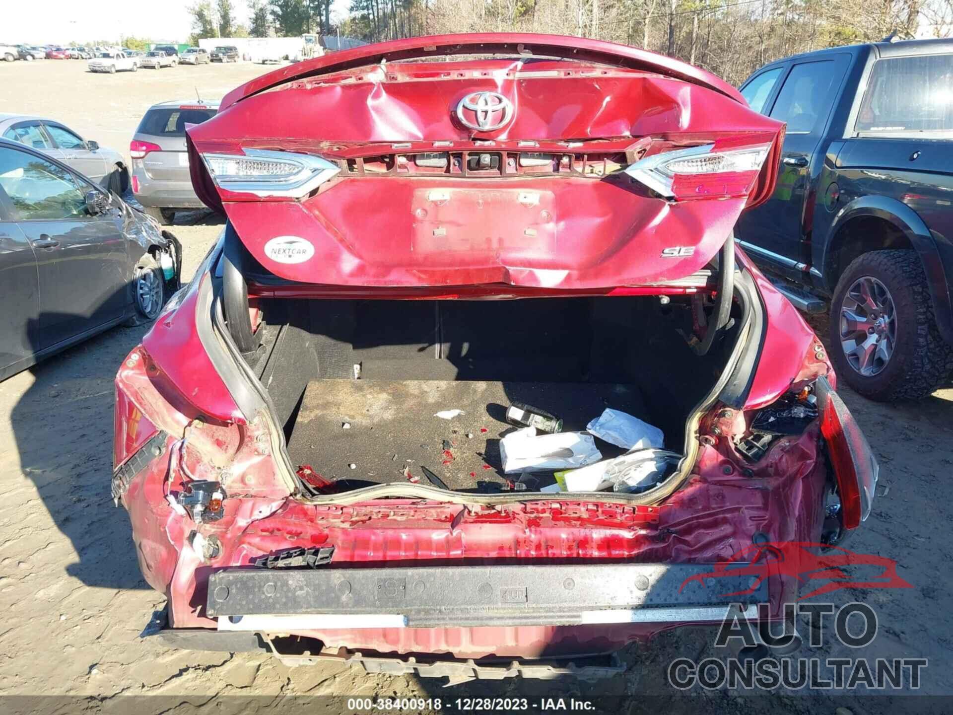 TOYOTA CAMRY 2018 - 4T1B11HK2JU564207