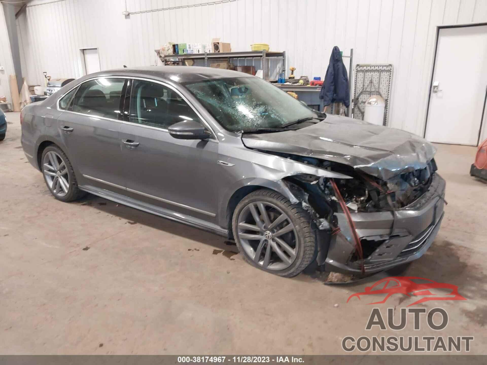 VOLKSWAGEN PASSAT 2017 - 1VWDT7A32HC018727