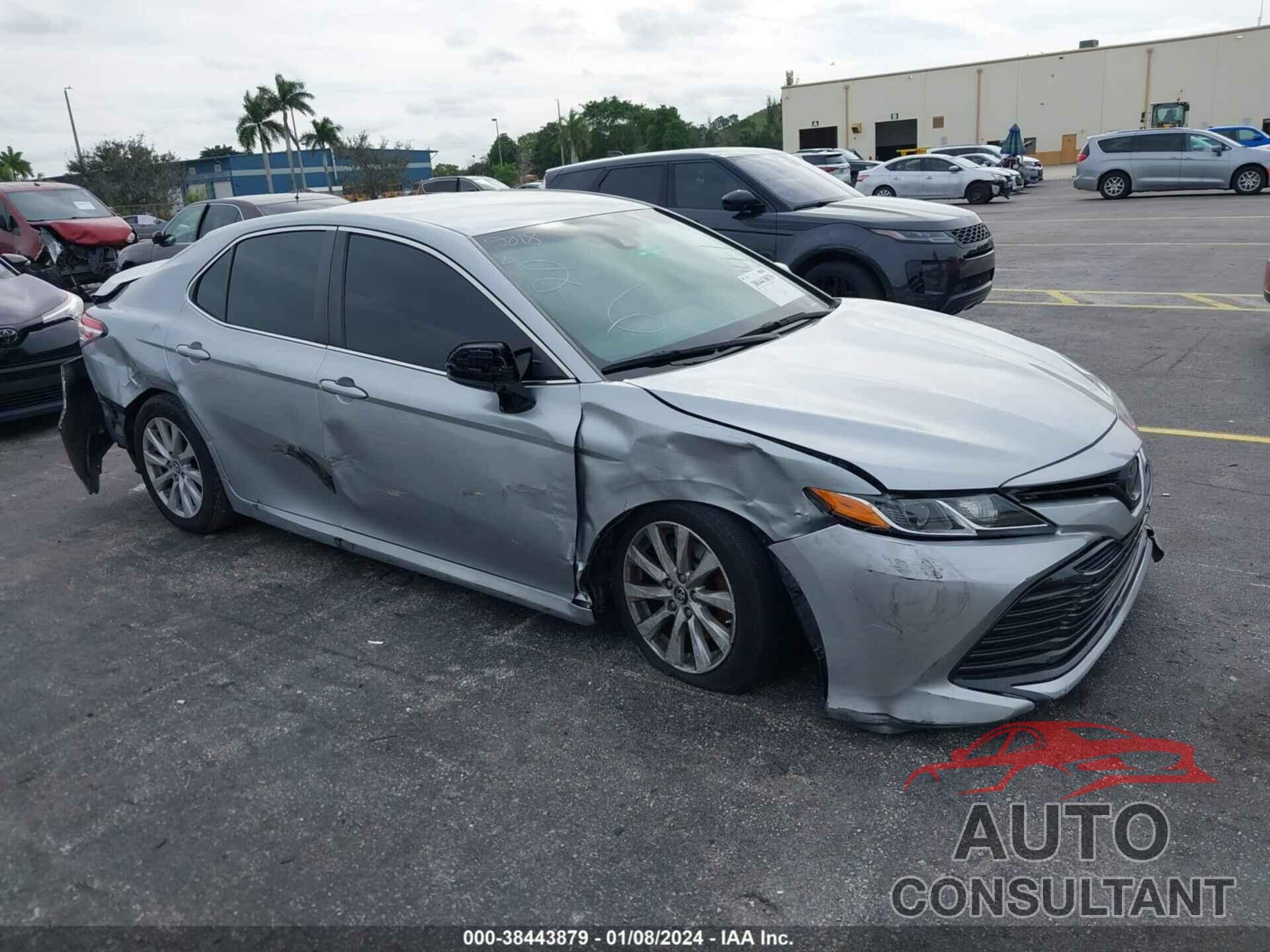 TOYOTA CAMRY 2018 - 4T1B11HK8JU112441