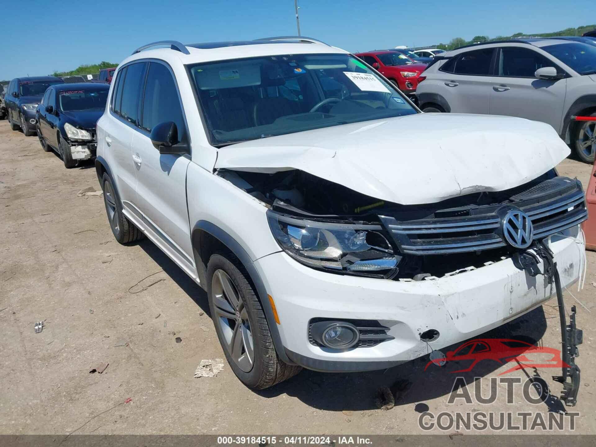 VOLKSWAGEN TIGUAN 2017 - WVGUV7AX5HK023308