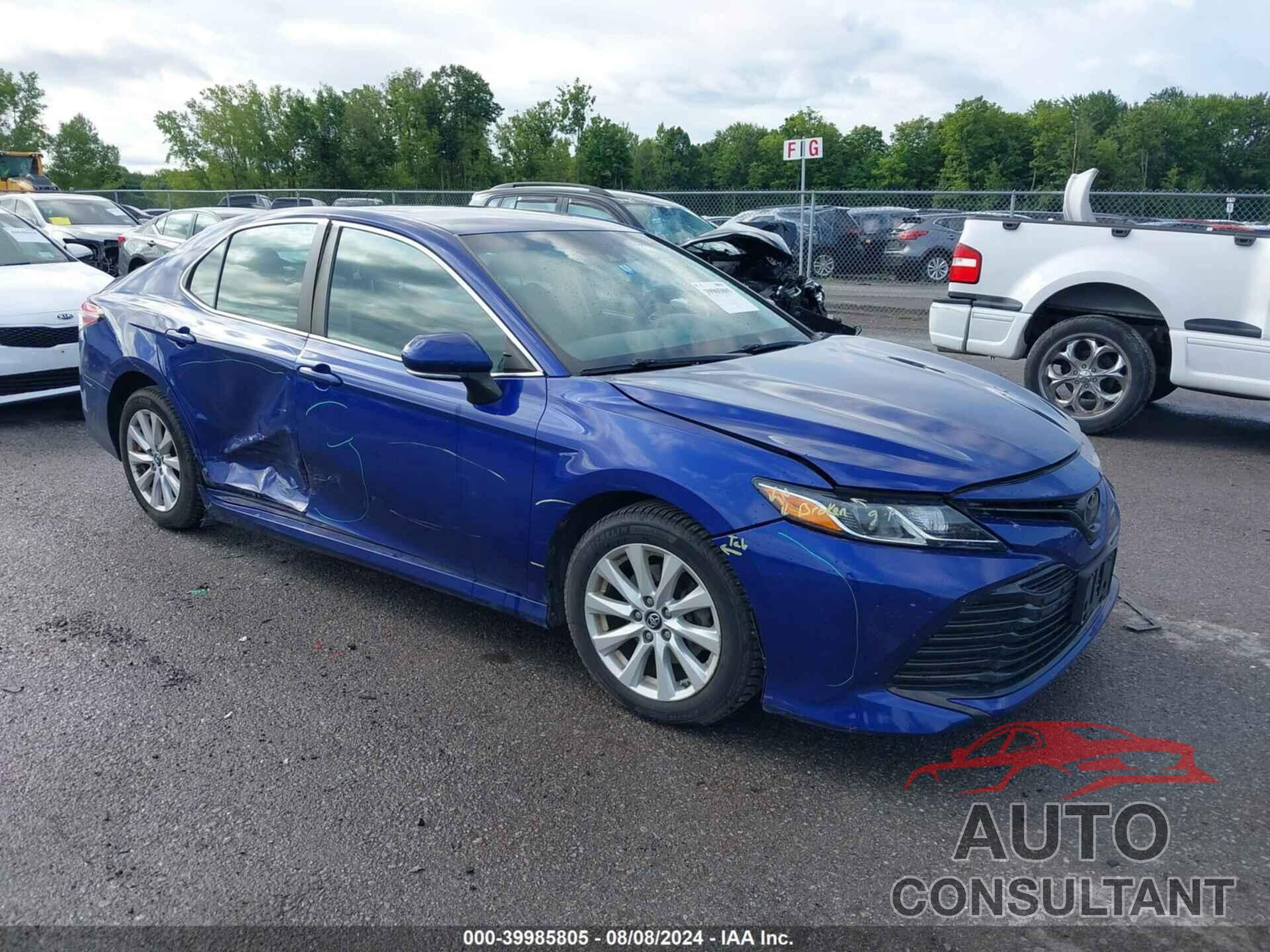 TOYOTA CAMRY 2018 - 4T1B11HK7JU611411