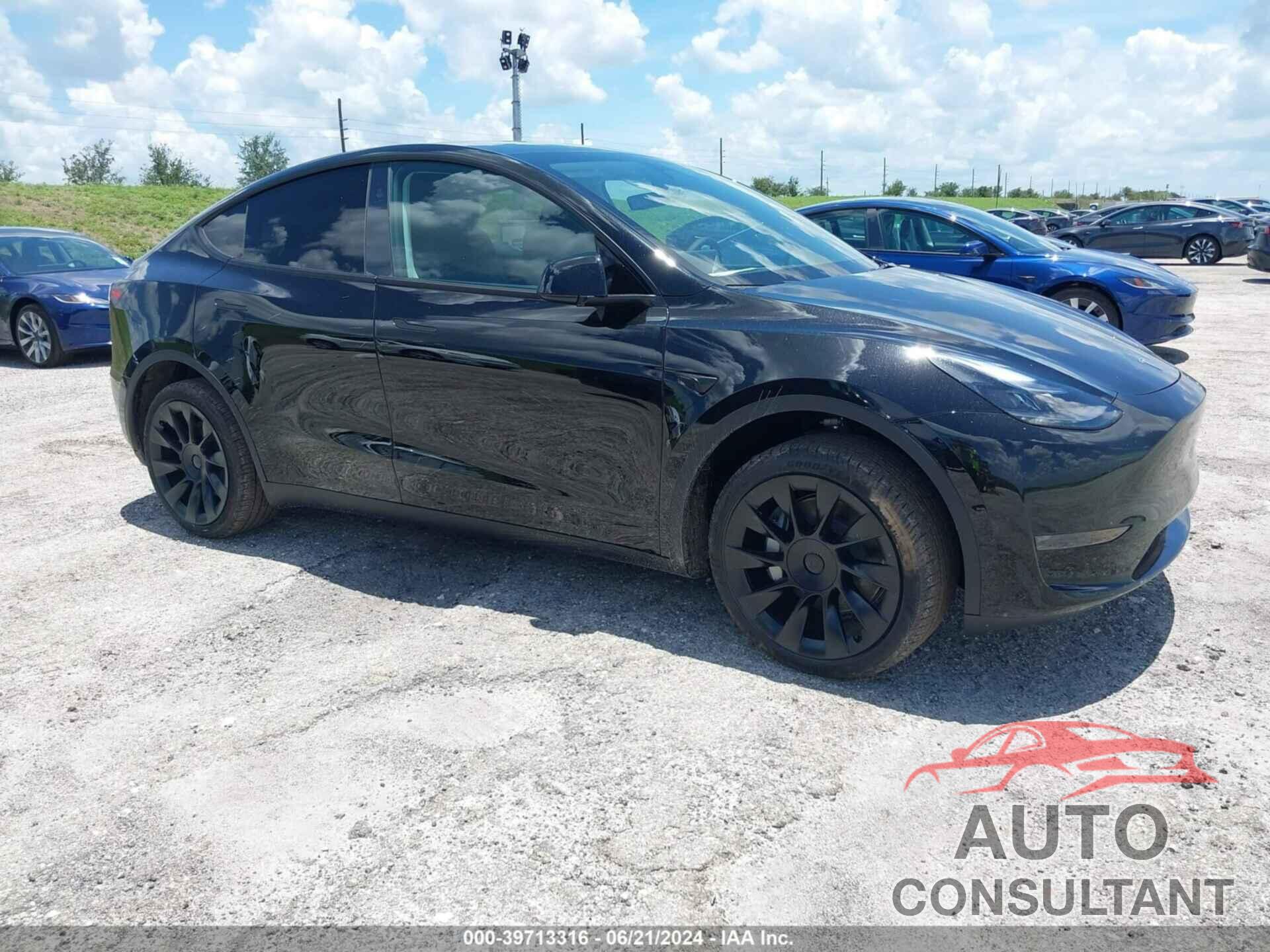 TESLA MODEL Y 2024 - 7SAYGDED1RF095087