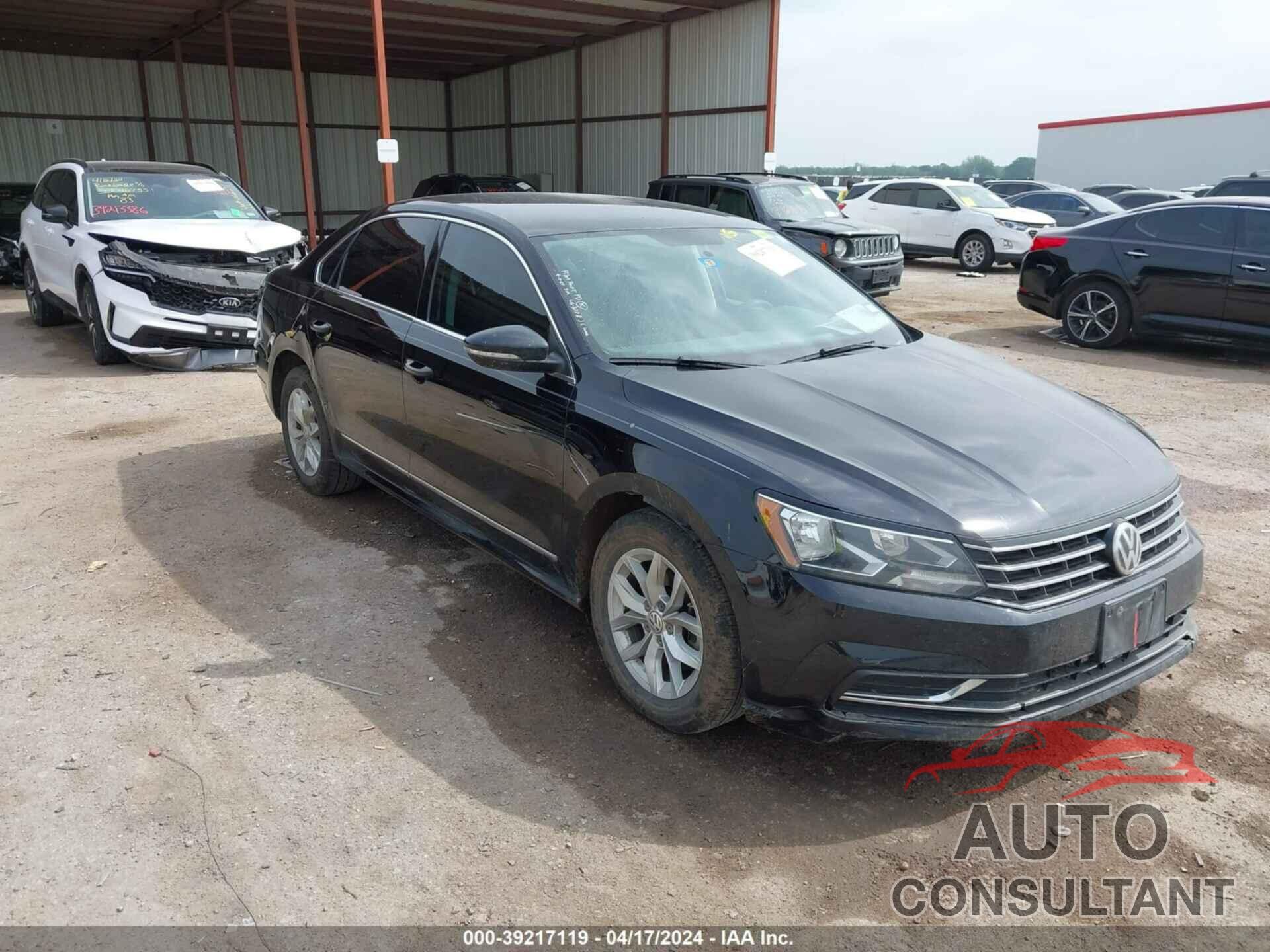 VOLKSWAGEN PASSAT 2017 - 1VWAT7A38HC012076