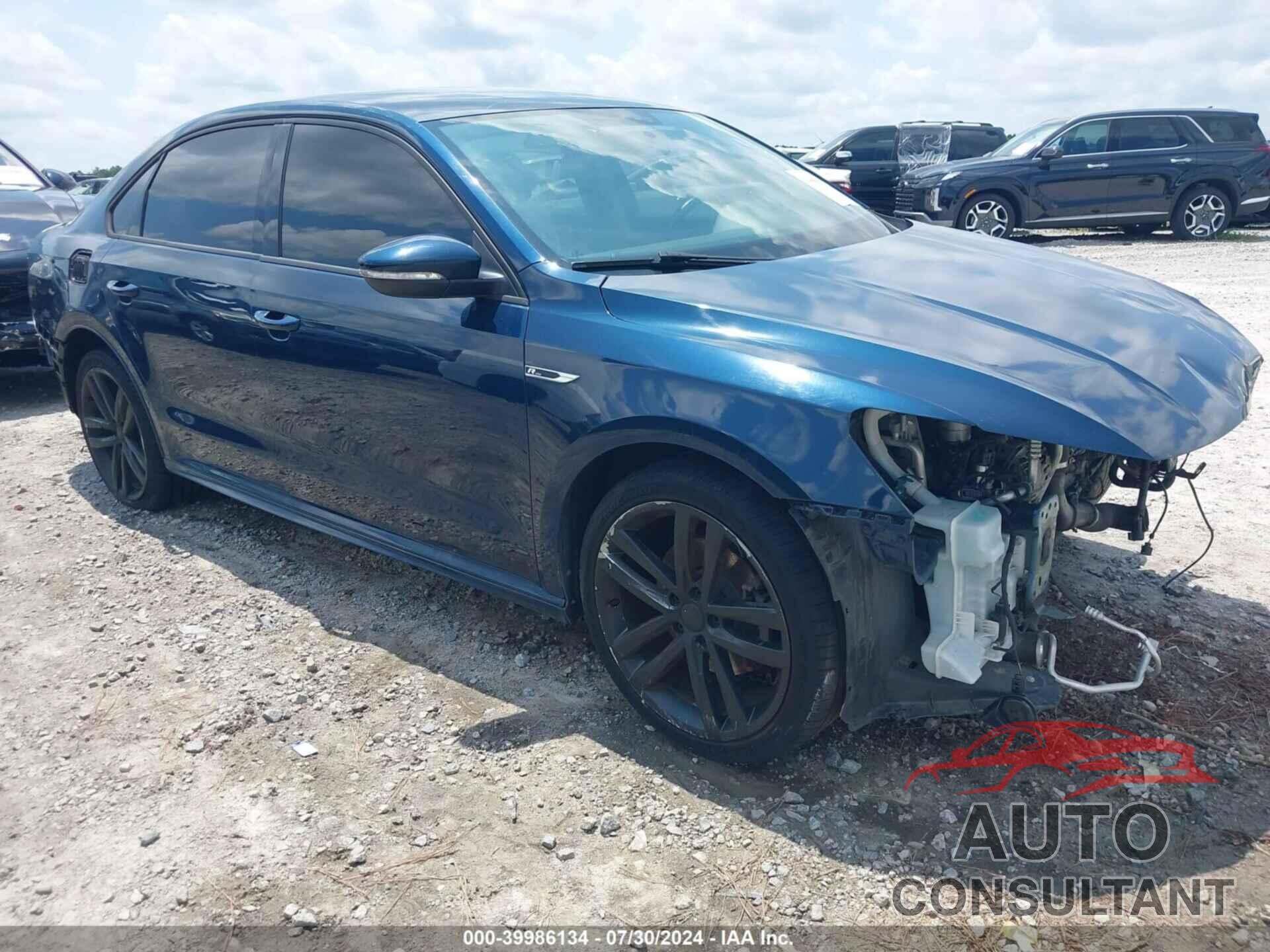 VOLKSWAGEN PASSAT 2018 - 1VWAA7A32JC011713