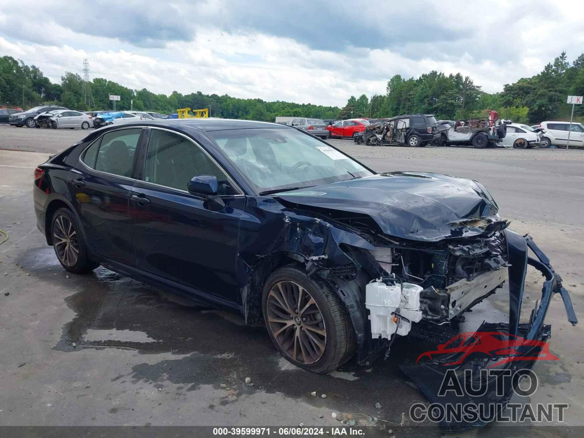 TOYOTA CAMRY 2018 - 4T1B11HK3JU651923