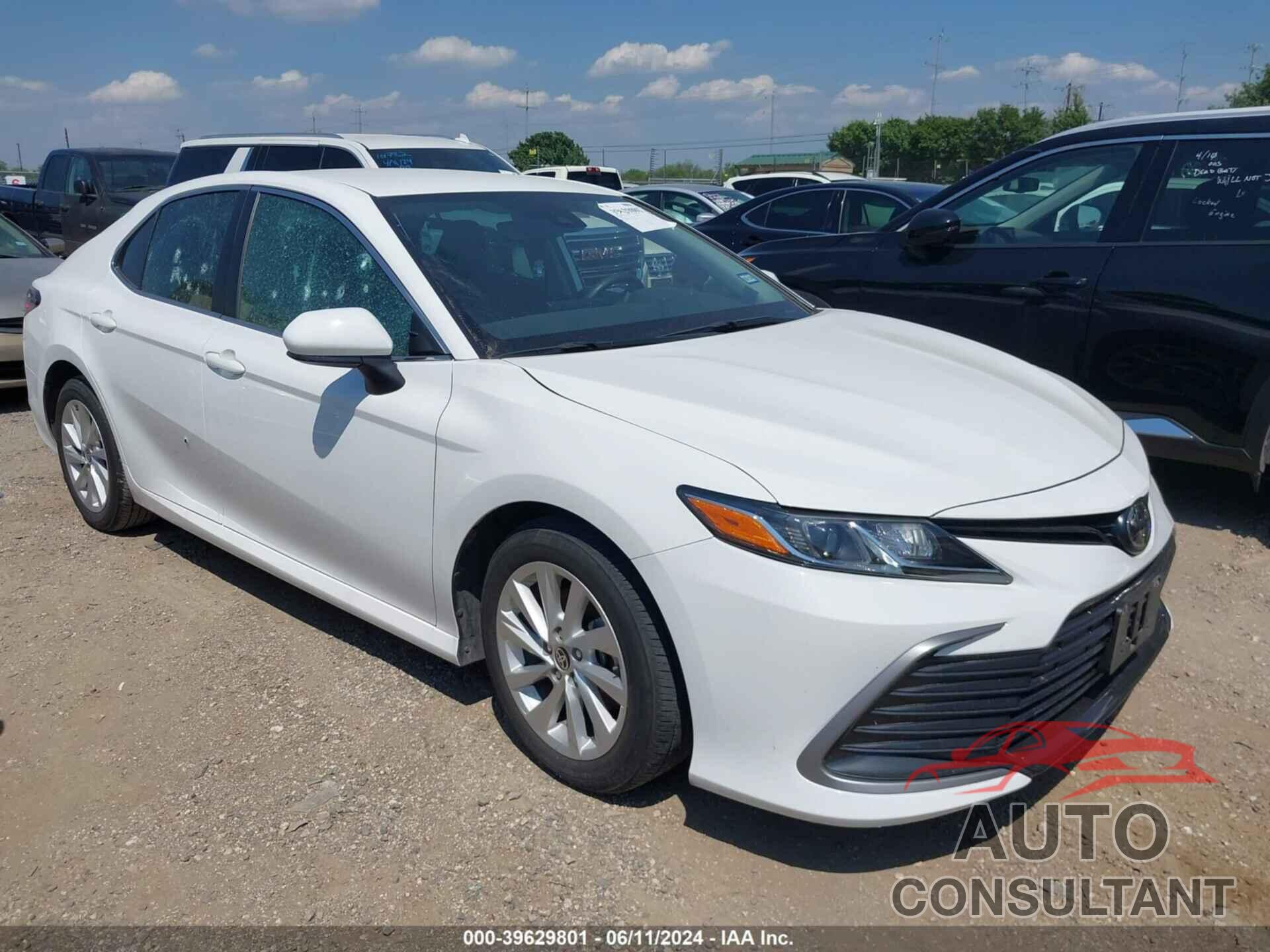 TOYOTA CAMRY 2022 - 4T1C11AKXNU045880