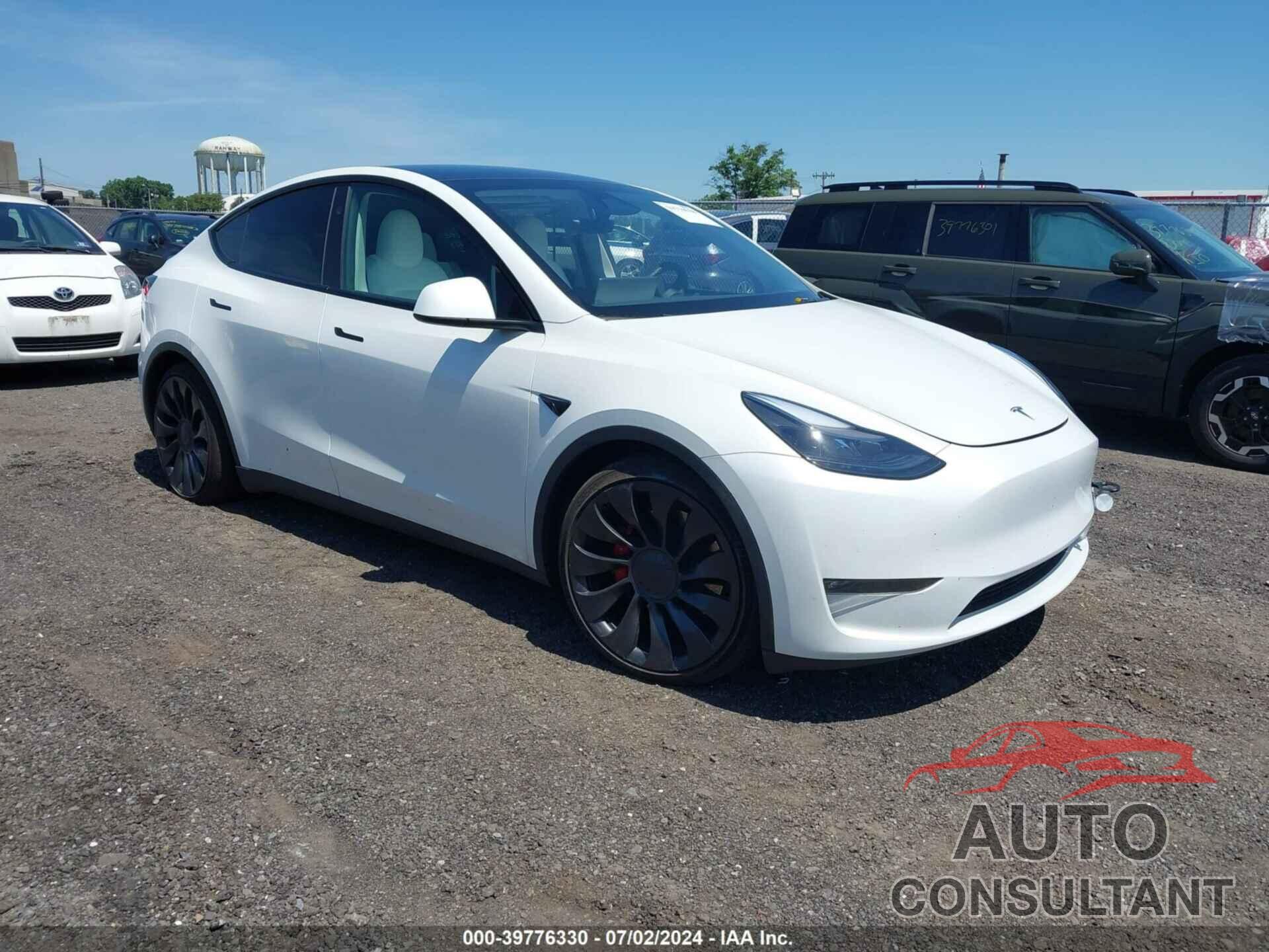 TESLA MODEL Y 2023 - 7SAYGDEF0PF807653