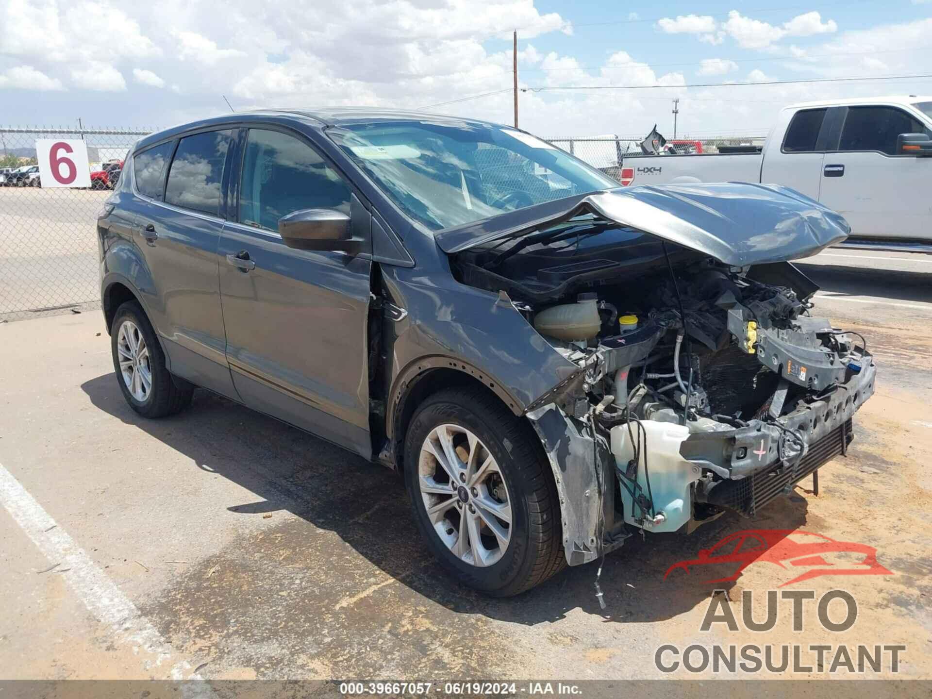 FORD ESCAPE 2017 - 1FMCU0G97HUA39674