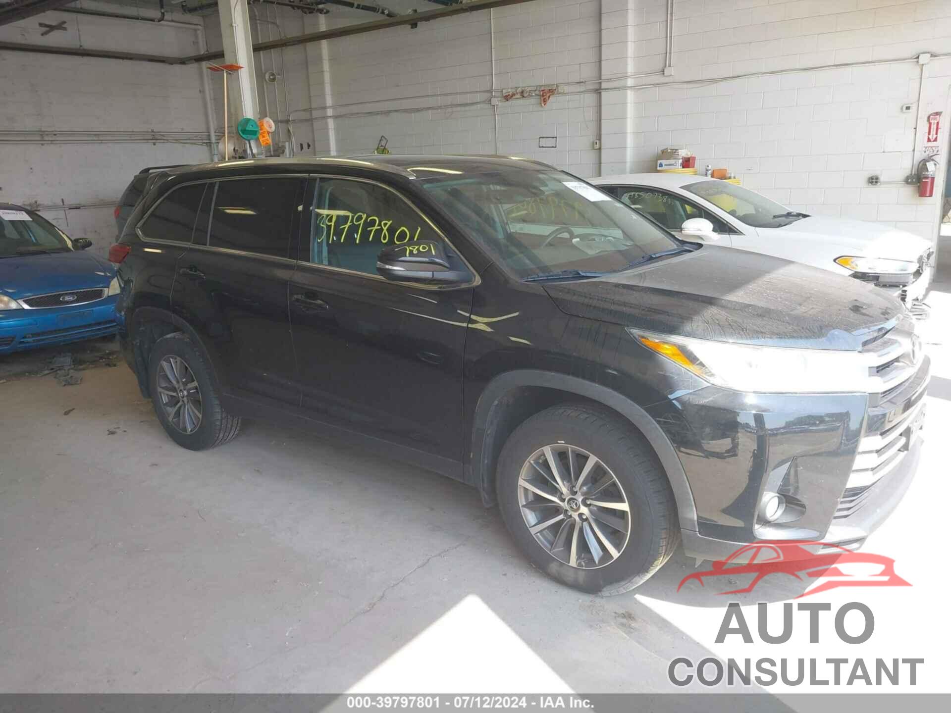 TOYOTA HIGHLANDER 2019 - 5TDJZRFH0KS596285