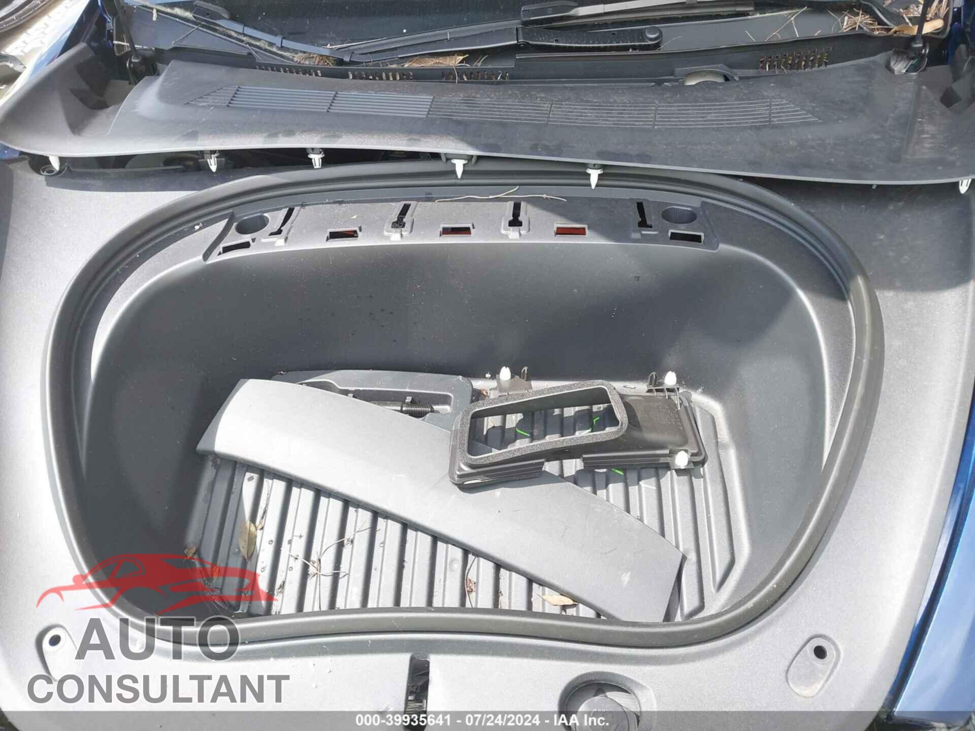 TESLA MODEL 3 2024 - 5YJ3E1EA1RF729404