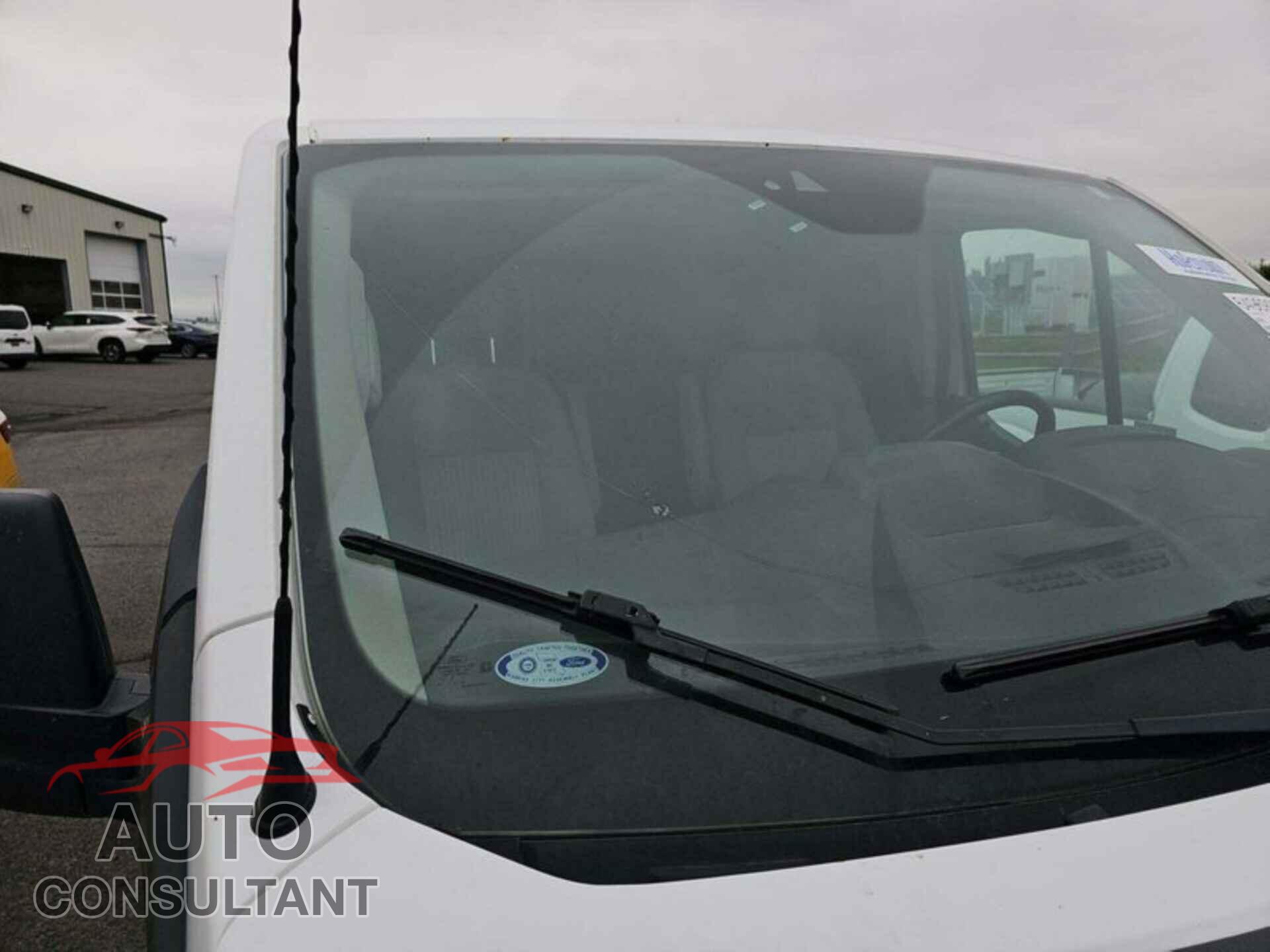 FORD TRANSIT 2017 - 1FTYR1YM4HKA75743
