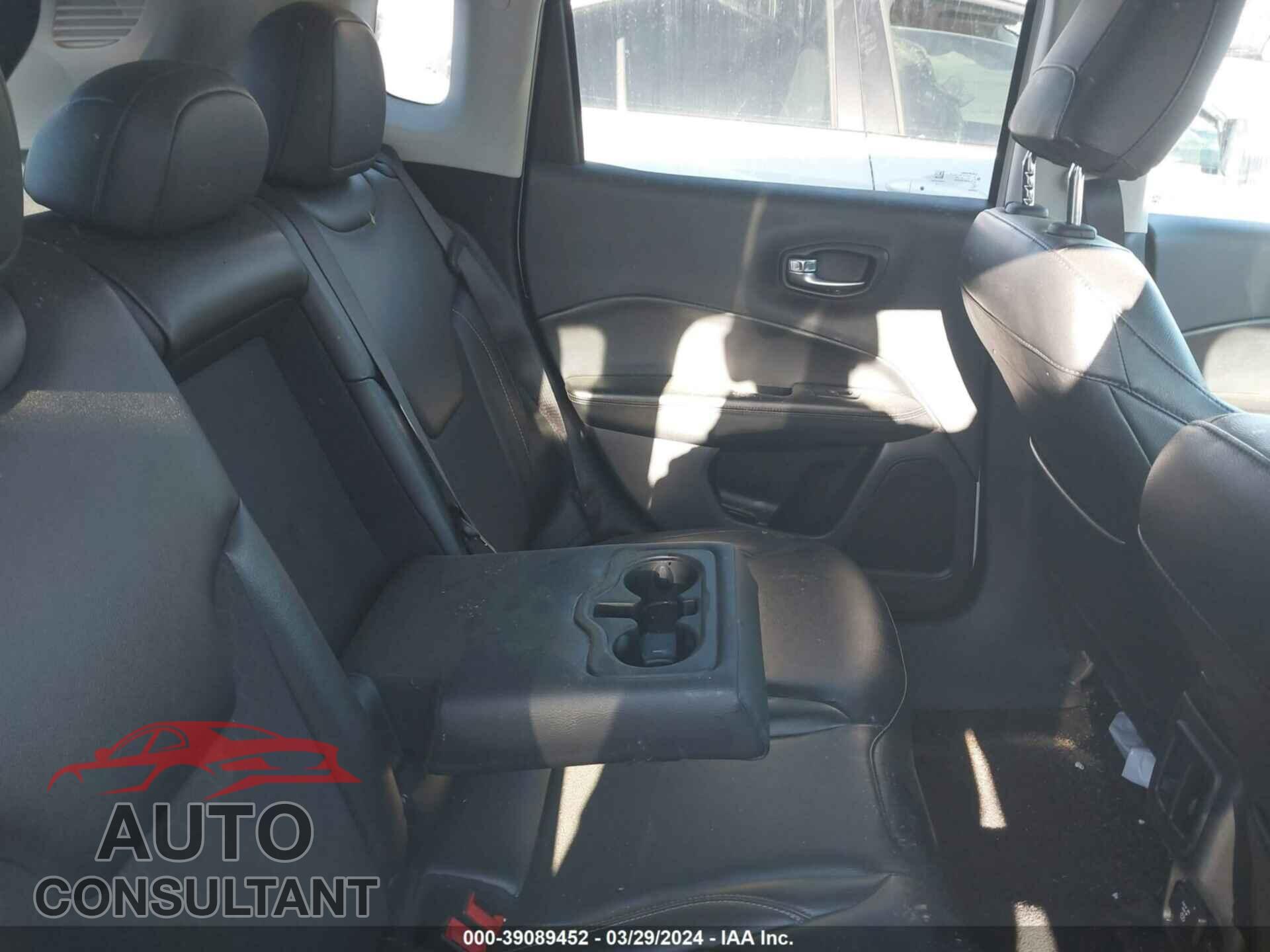JEEP COMPASS 2018 - 3C4NJCBB3JT487010