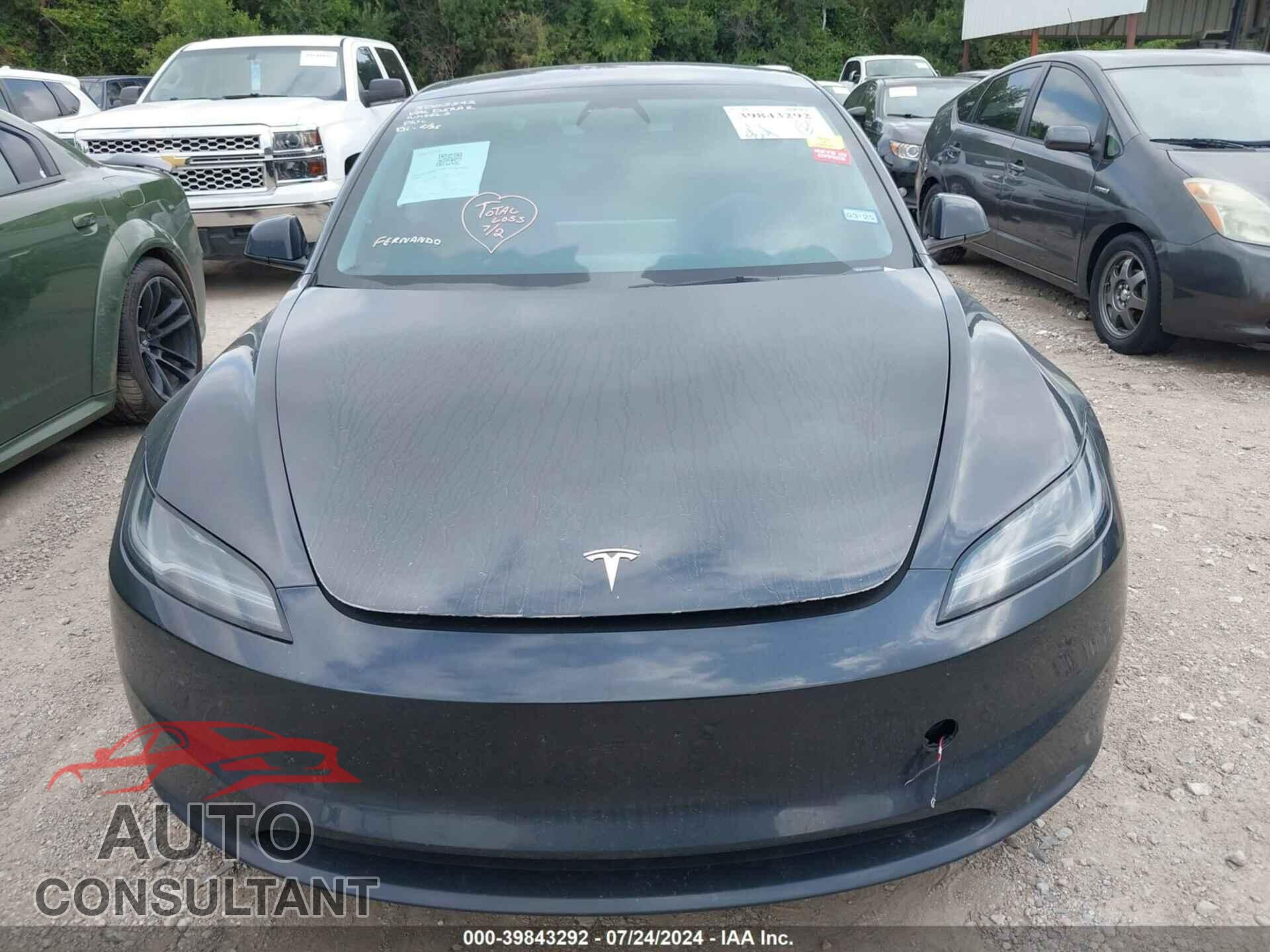 TESLA MODEL 3 2024 - 5YJ3E1EB9RF724895