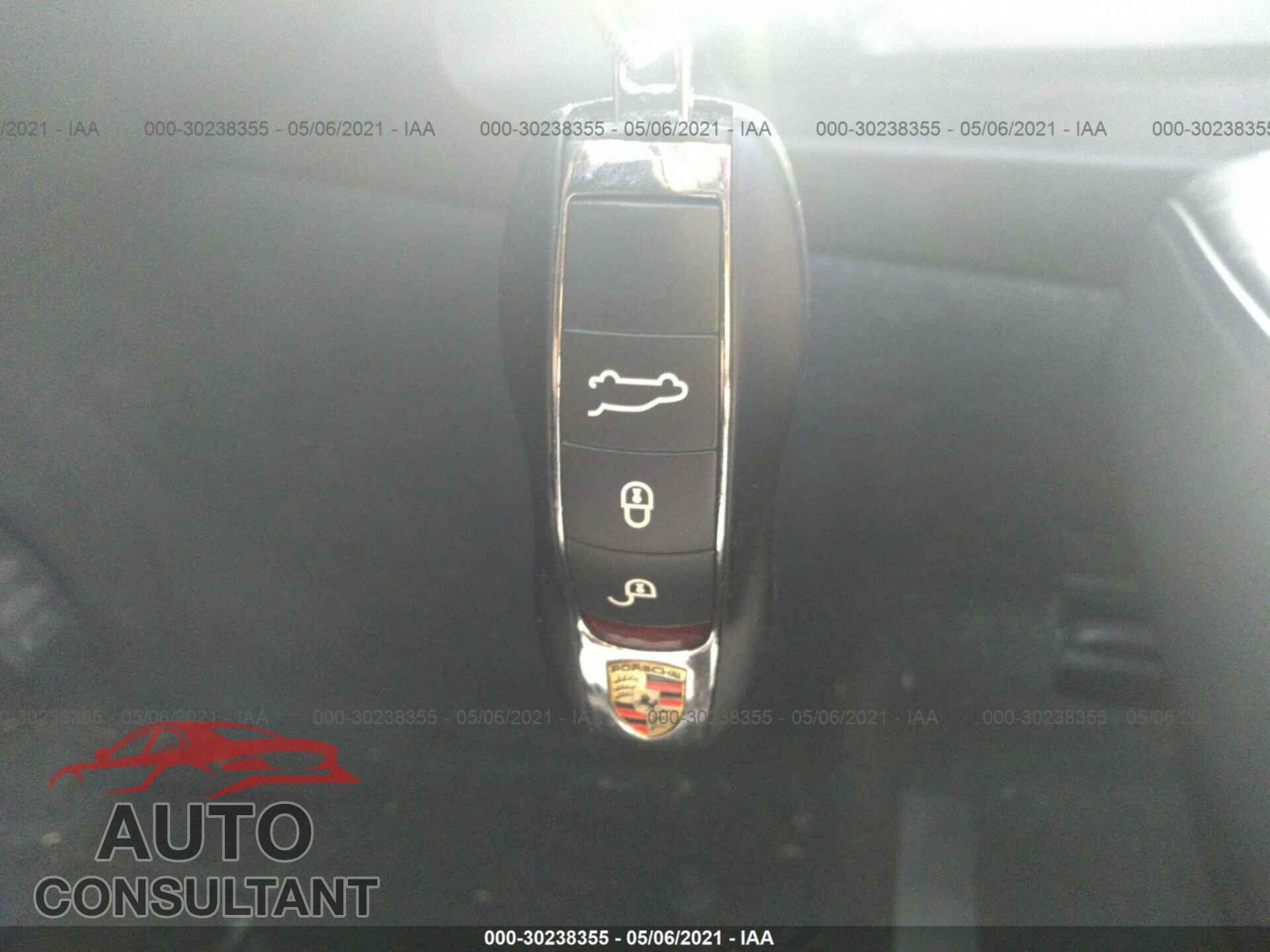 PORSCHE CAYENNE 2016 - WP1AA2A29GLA02379