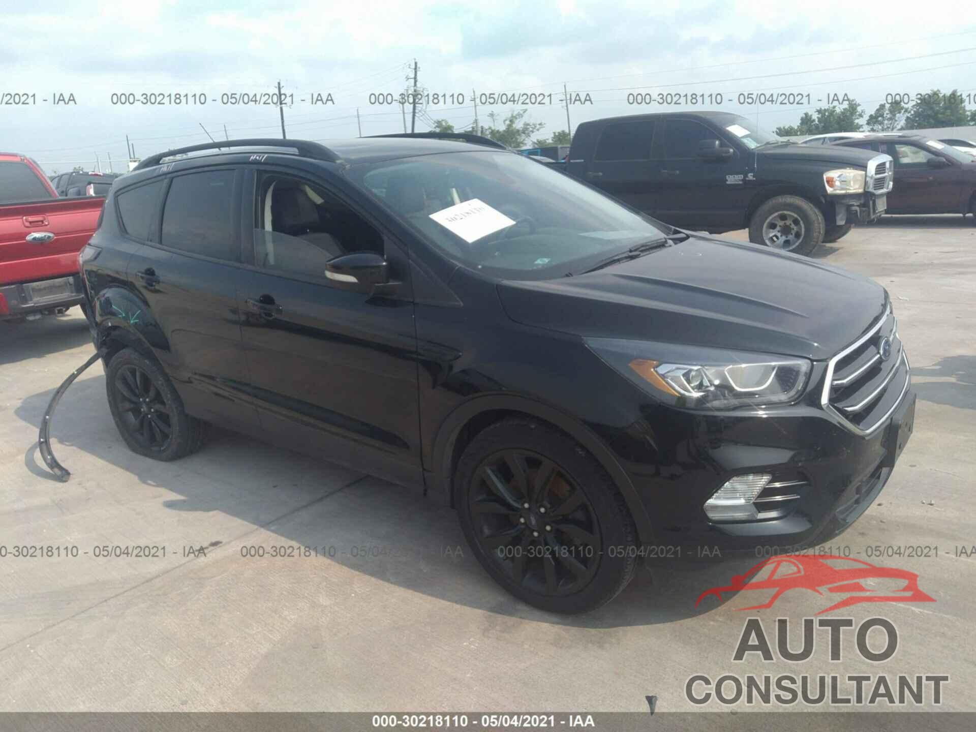 FORD ESCAPE 2017 - 1FMCU0J9XHUB21360