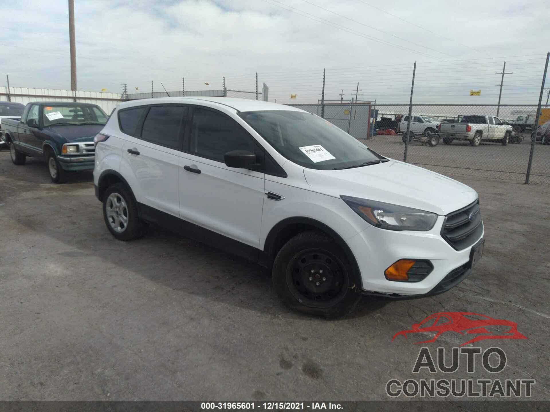 FORD ESCAPE 2018 - 1FMCU0F76JUC70152