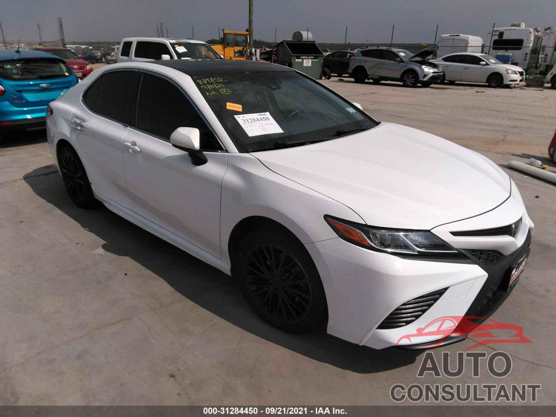 TOYOTA CAMRY 2018 - JTNB11HK1J3001882
