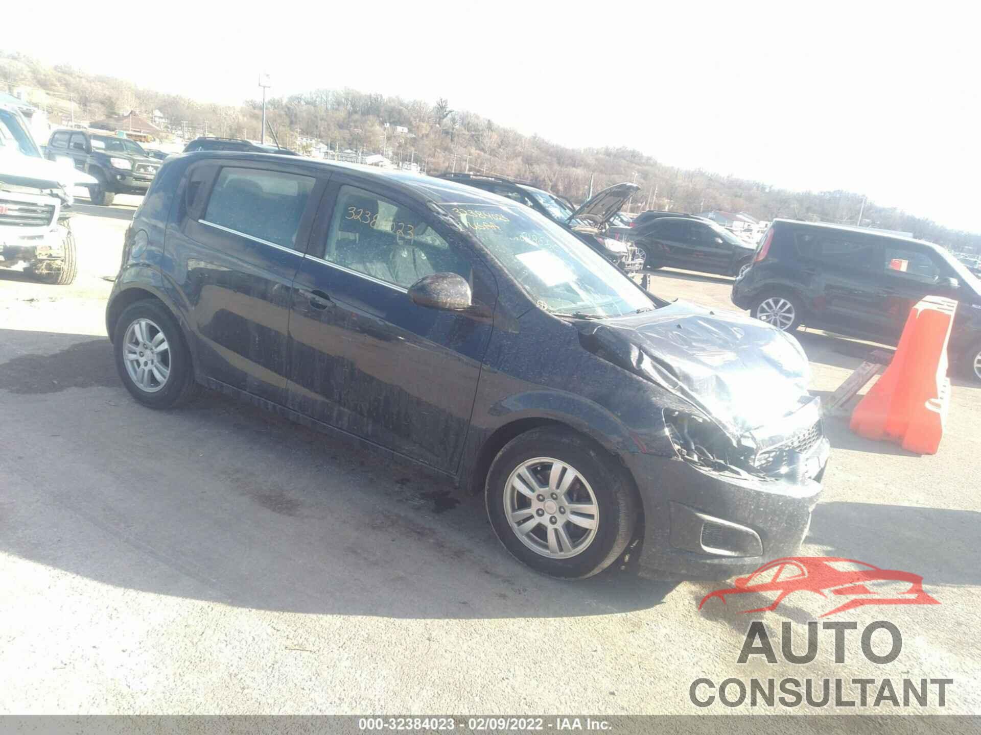 CHEVROLET SONIC 2016 - 1G1JC6SH1G4177086