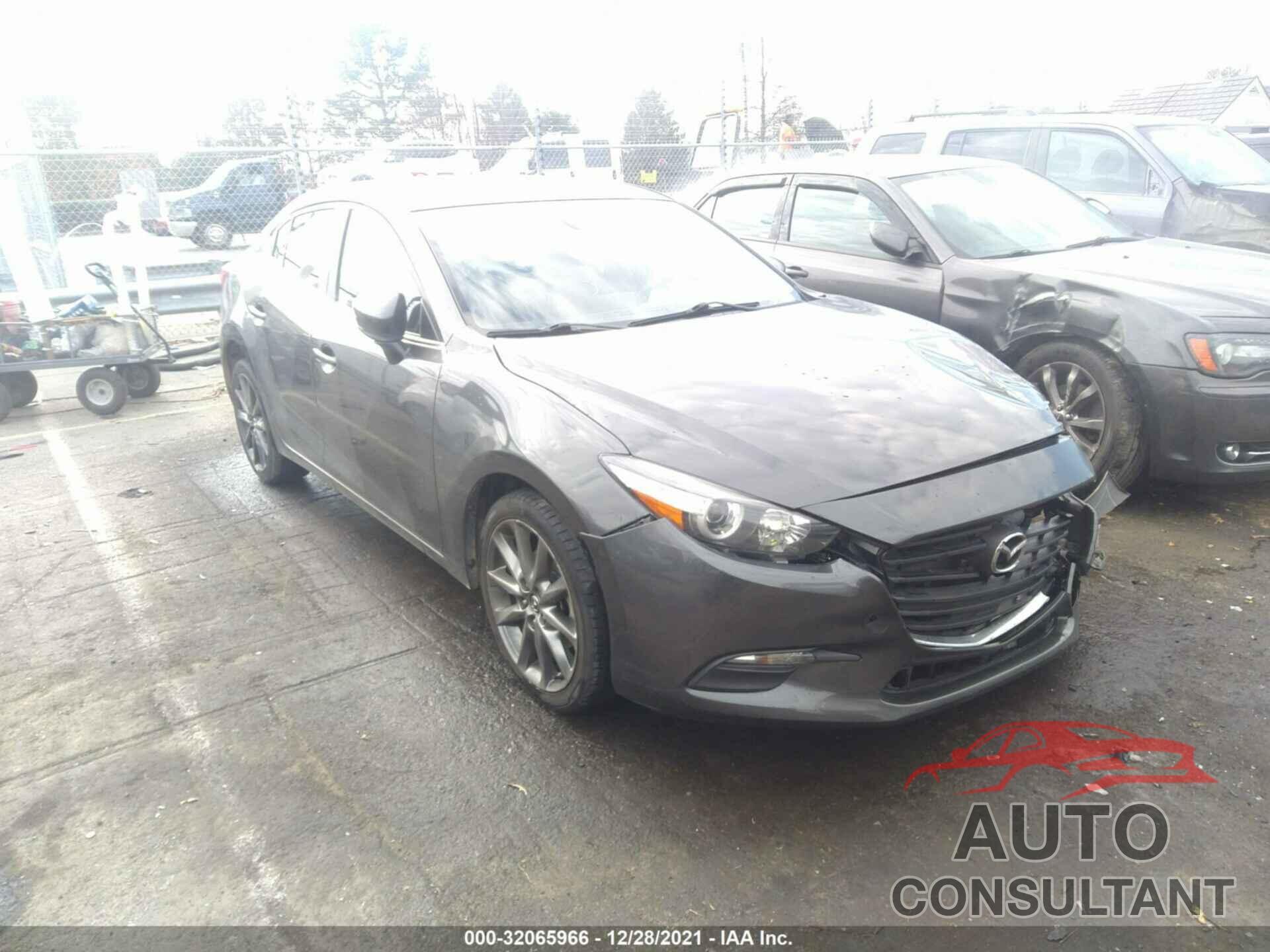 MAZDA MAZDA3 4-DOOR 2018 - 3MZBN1V36JM257520