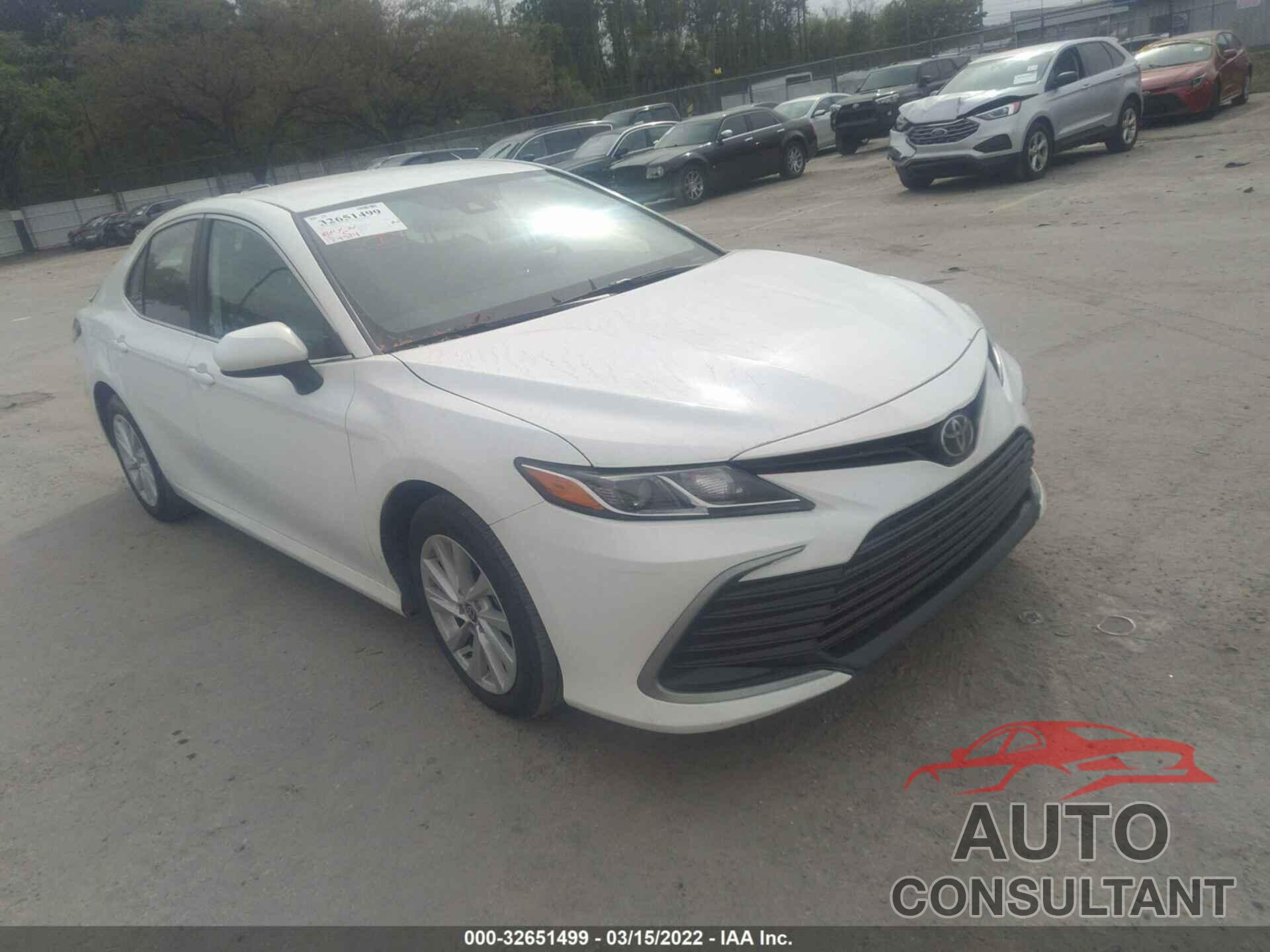 TOYOTA CAMRY 2021 - 4T1C11AK6MU453808