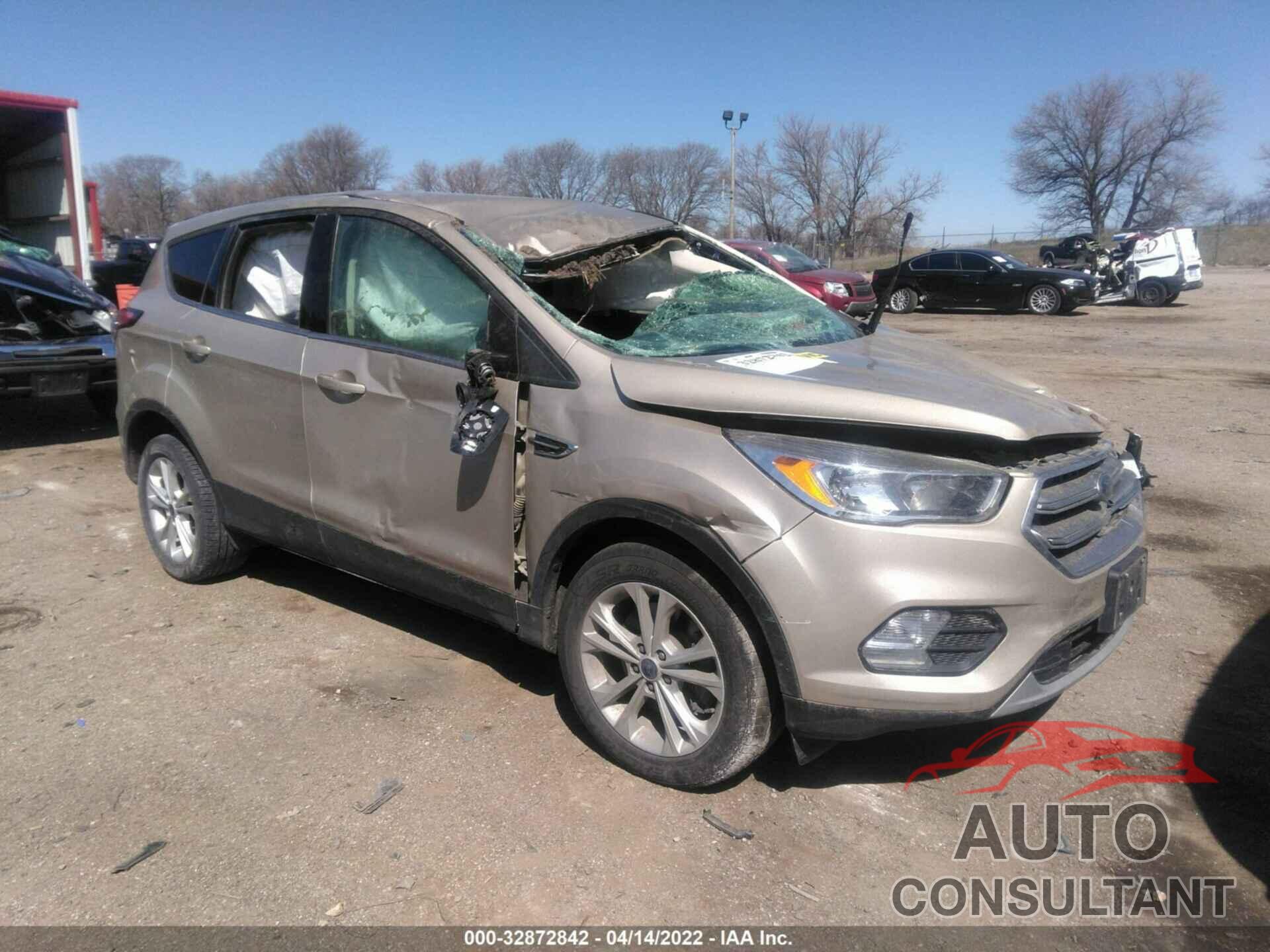 FORD ESCAPE 2017 - 1FMCU9G95HUE38507