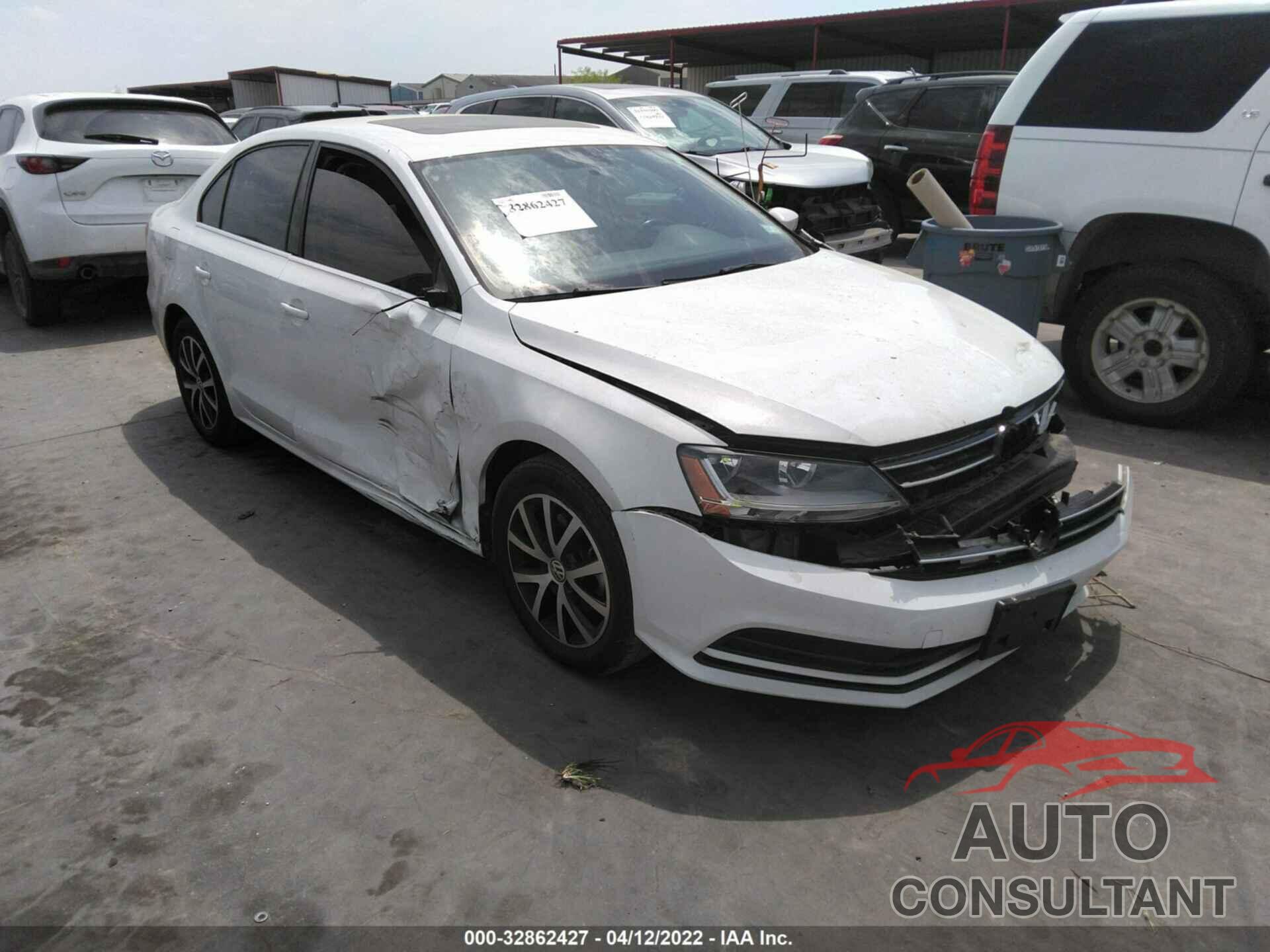 VOLKSWAGEN JETTA 2017 - 3VWB67AJ1HM360469