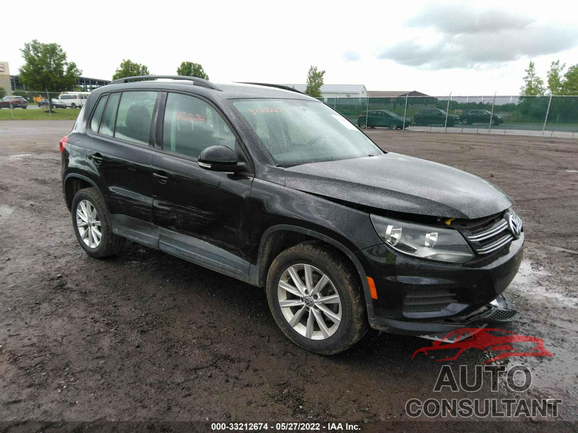 VOLKSWAGEN TIGUAN 2017 - WVGBV7AX5HK049253