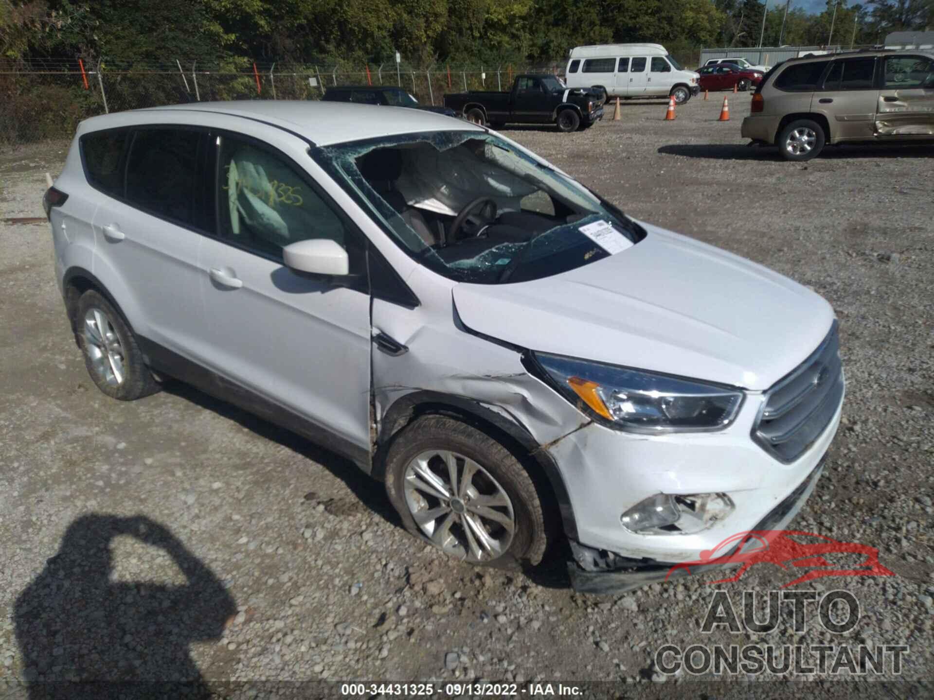 FORD ESCAPE 2017 - 1FMCU0GD0HUE77070