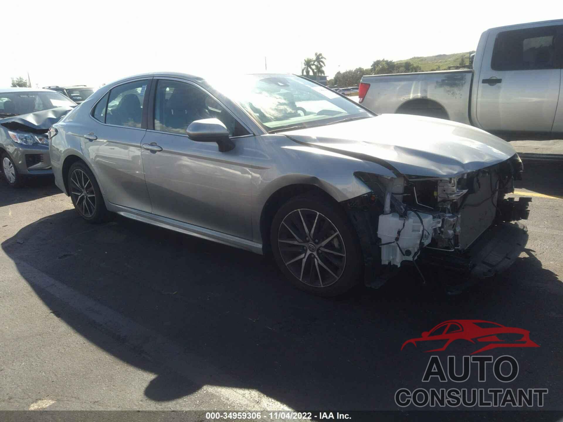 TOYOTA CAMRY 2021 - 4T1G11AK3MU551938